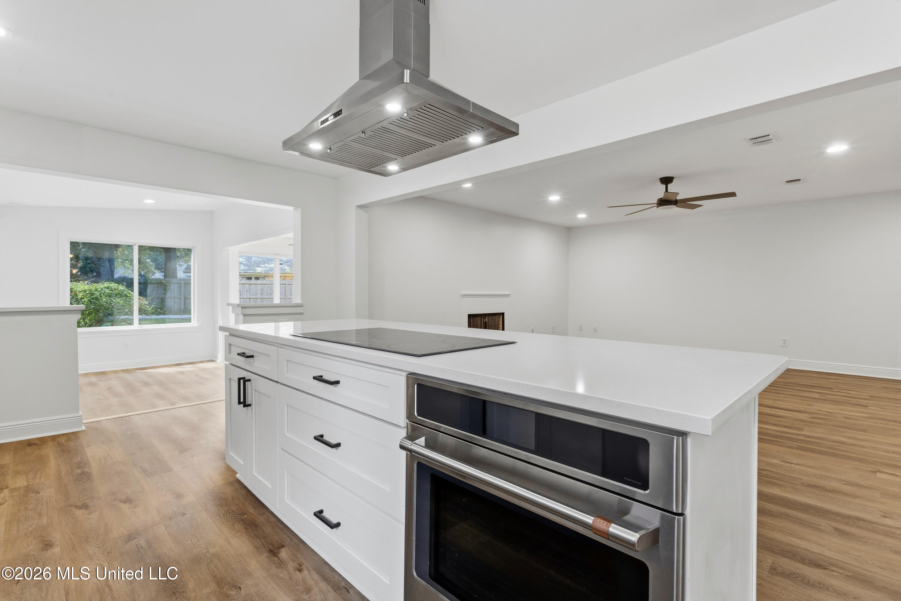 3 Hearthstone Manor Property Photo 15