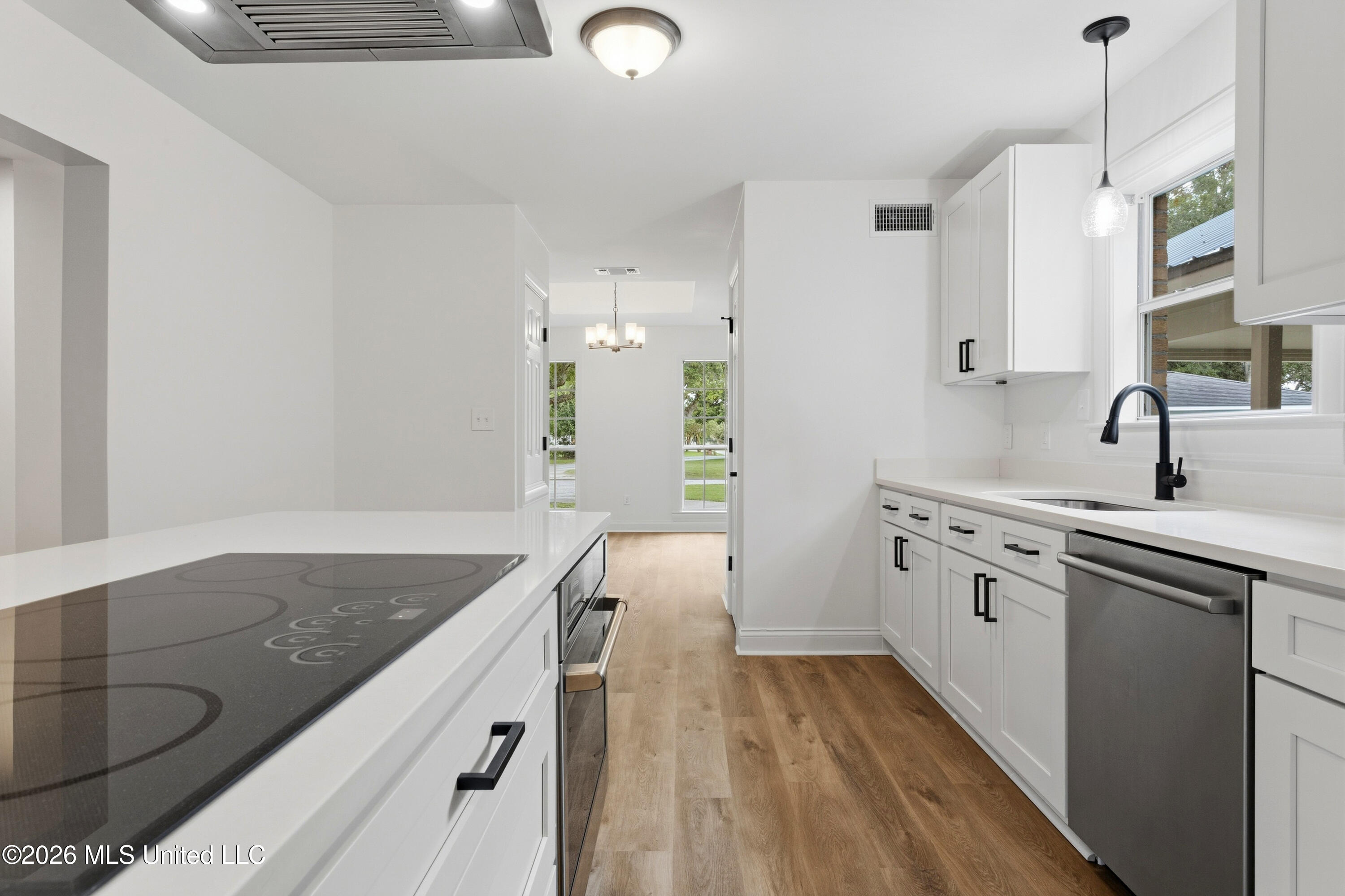 3 Hearthstone Manor Property Photo 17