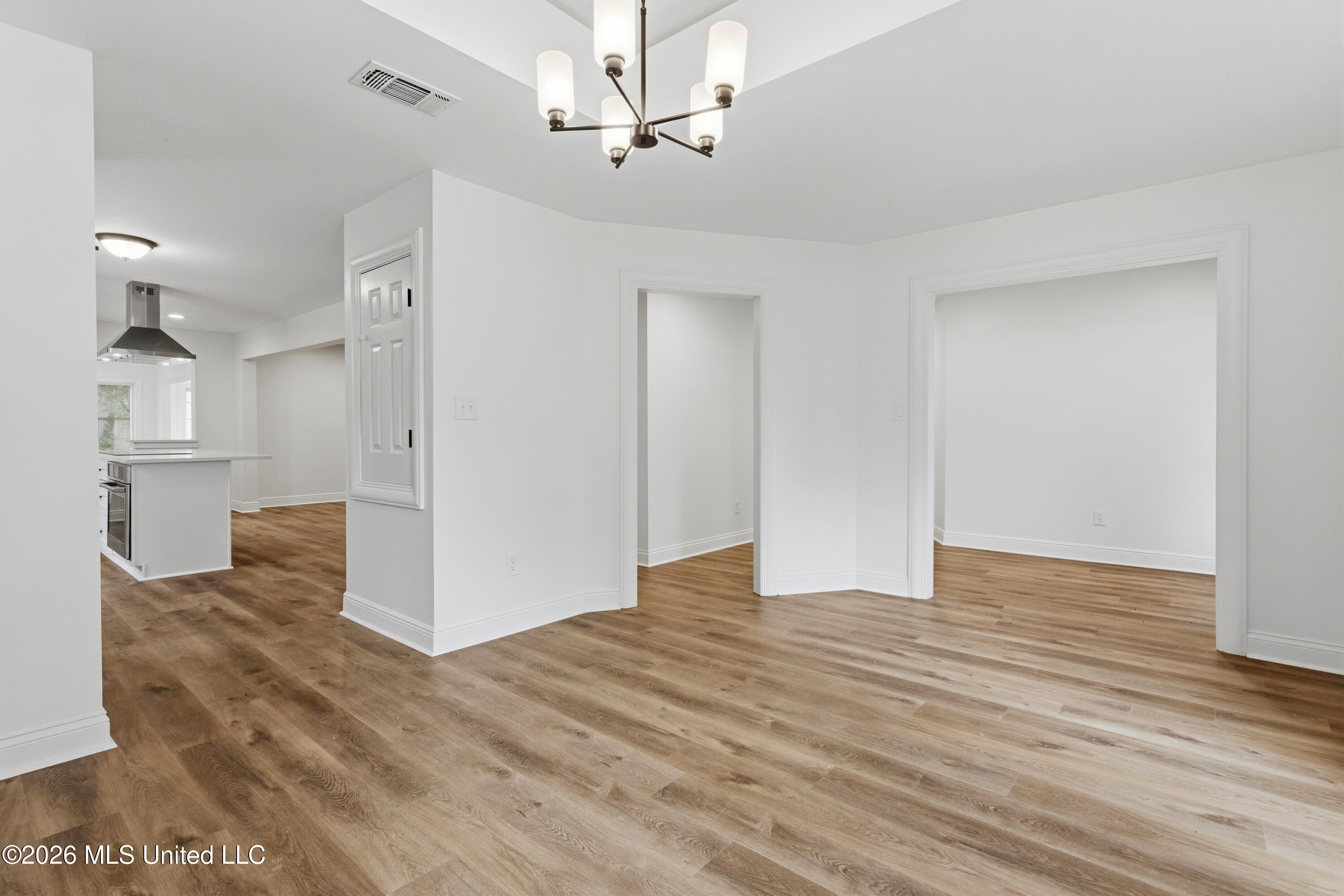 3 Hearthstone Manor Property Photo 18