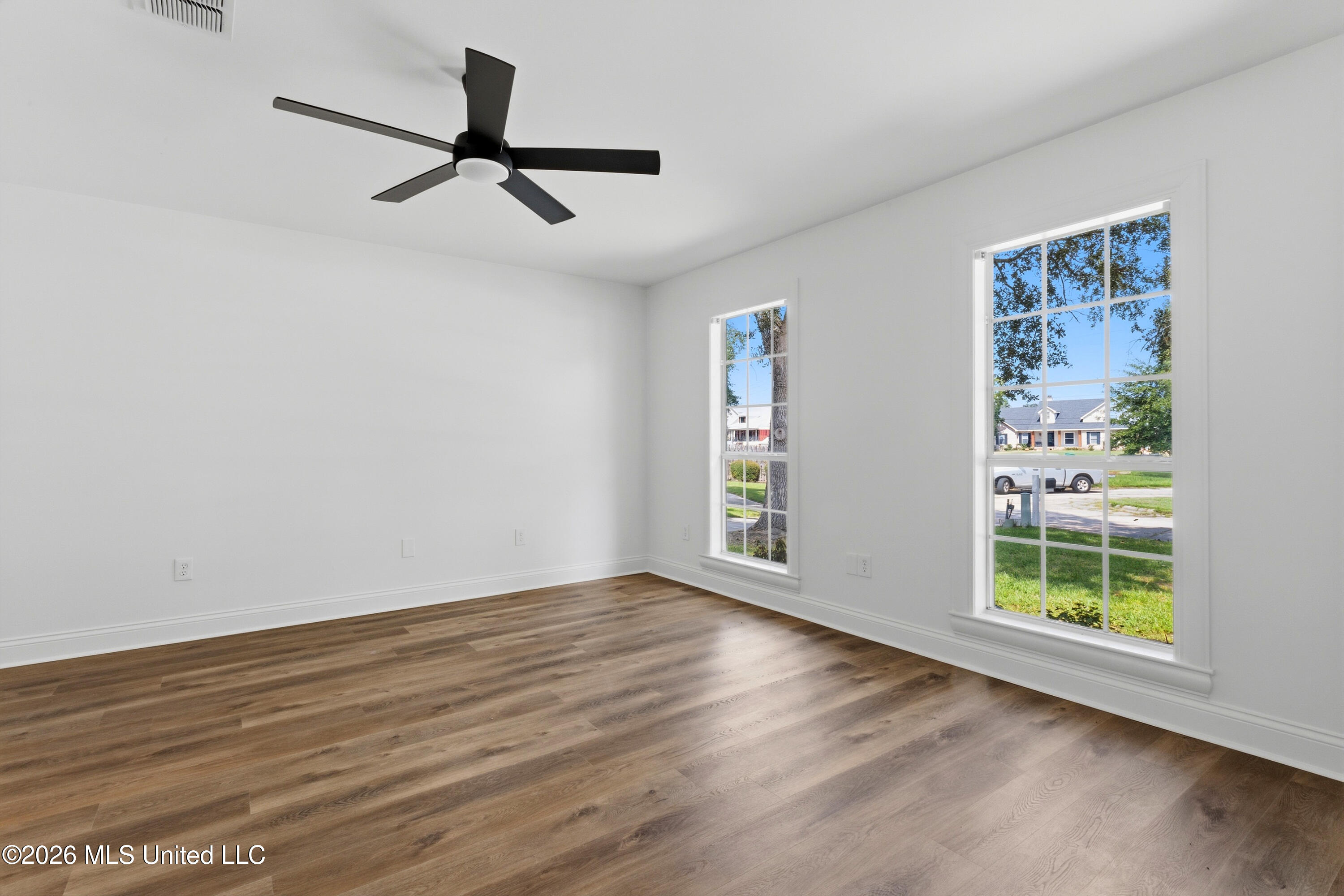 3 Hearthstone Manor Property Photo 25