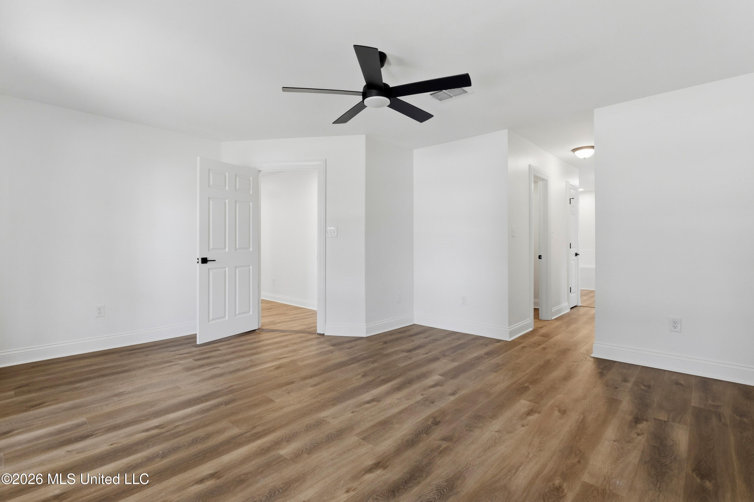 3 Hearthstone Manor Property Photo 26