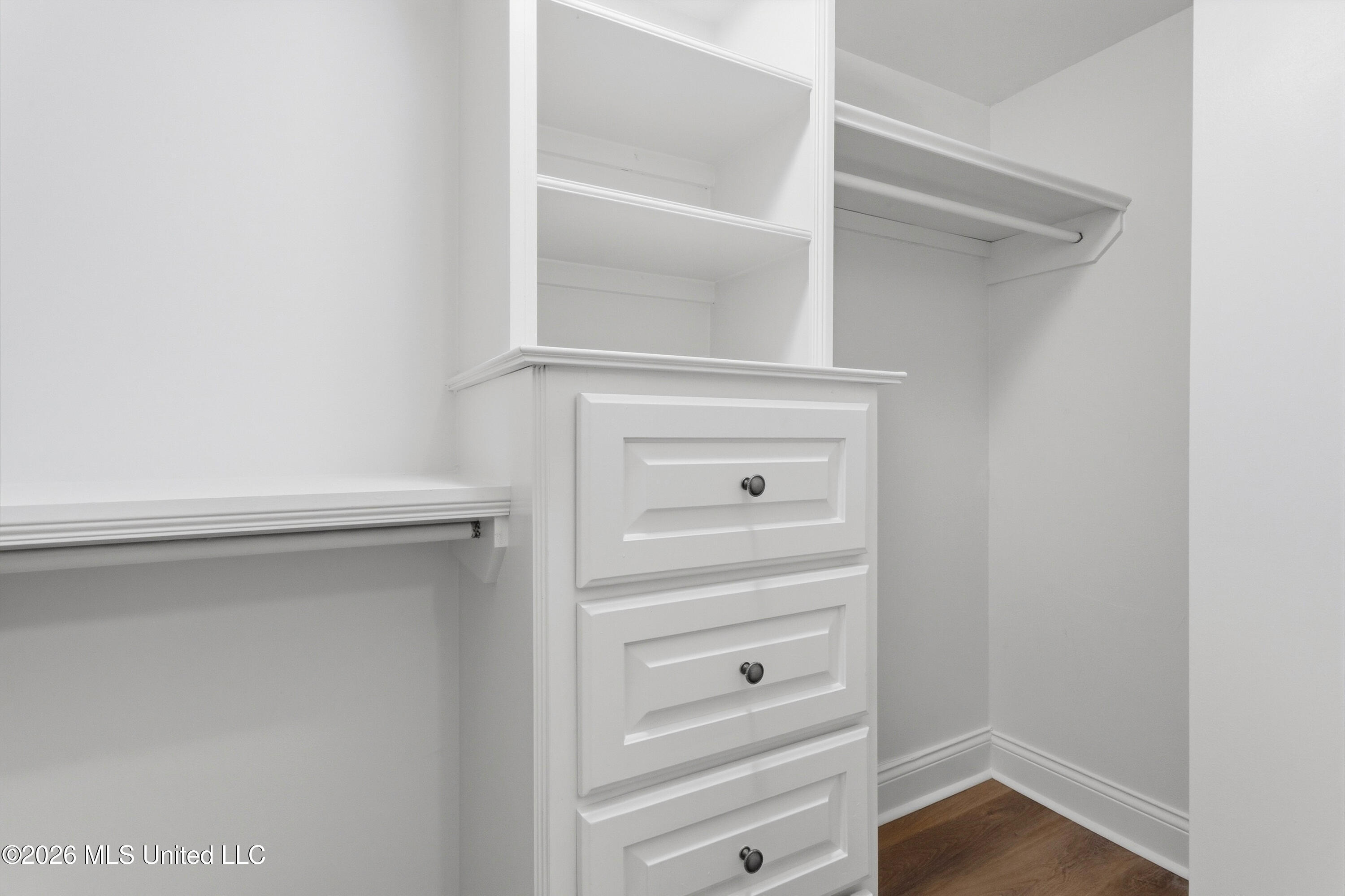 3 Hearthstone Manor Property Photo 29
