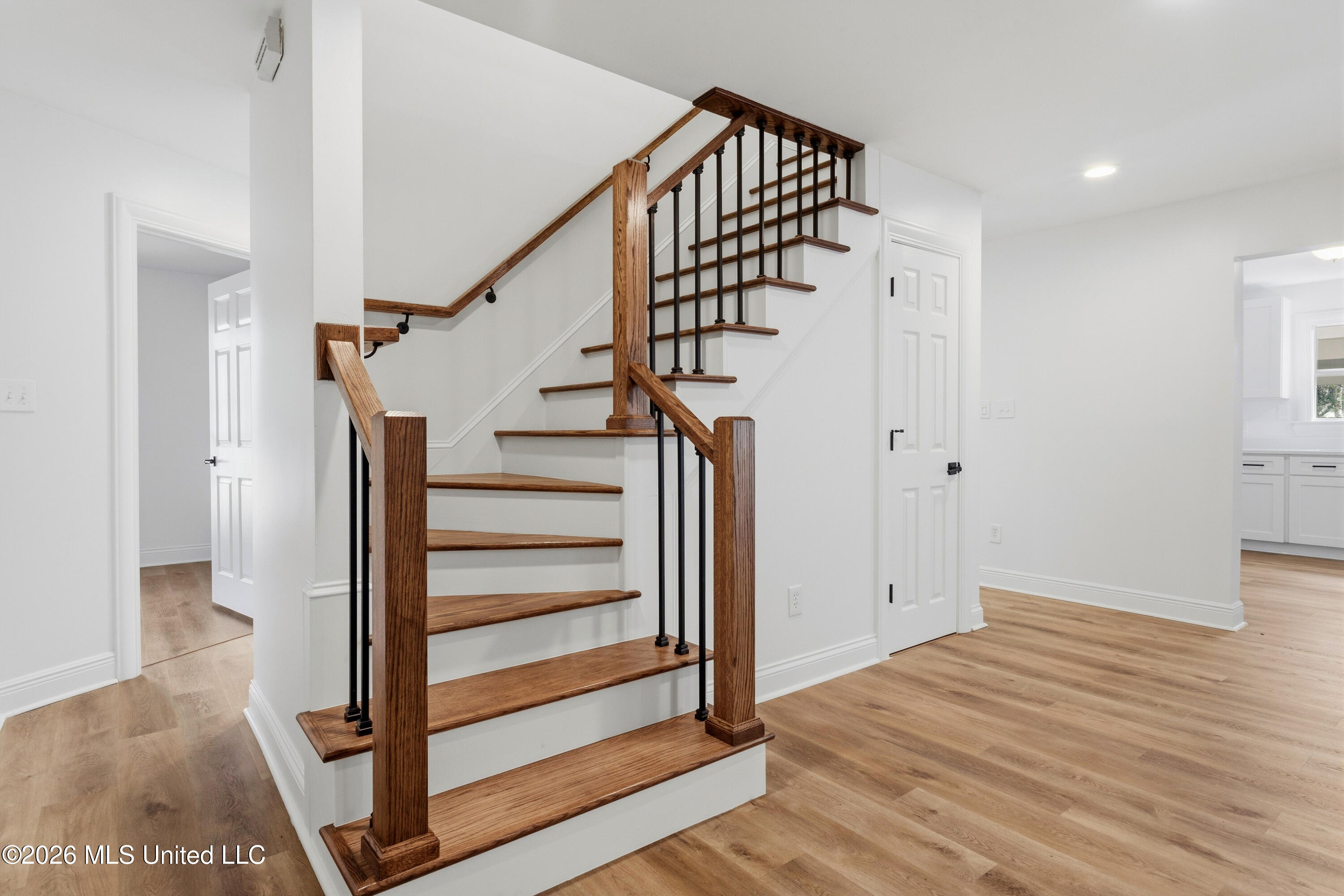 3 Hearthstone Manor Property Photo 31