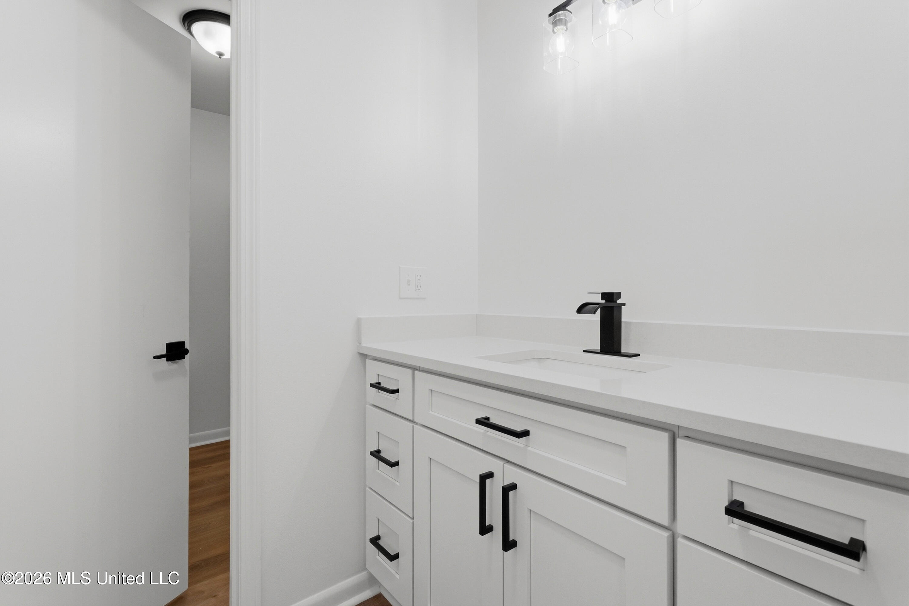 3 Hearthstone Manor Property Photo 37