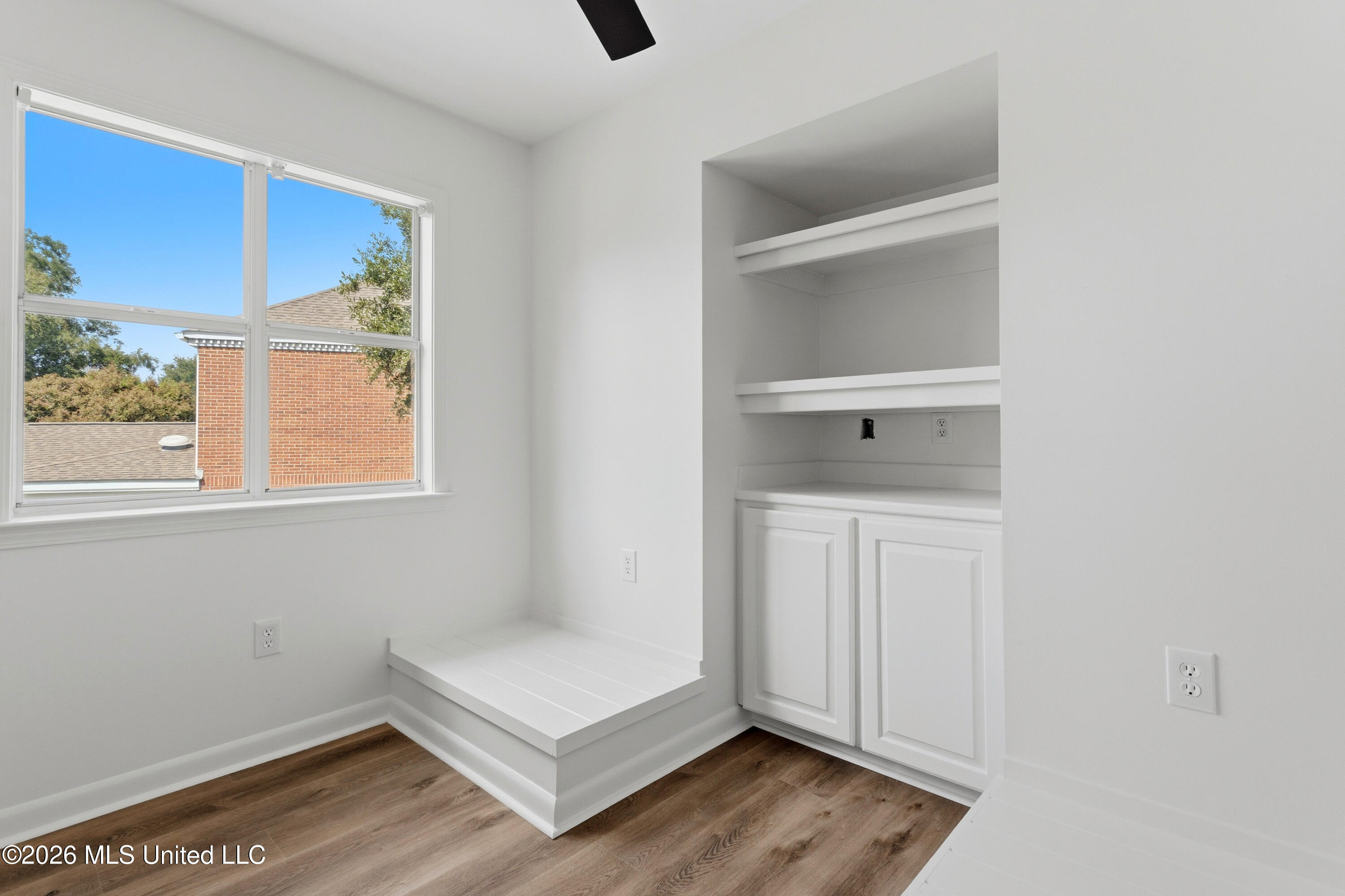 3 Hearthstone Manor Property Photo 40