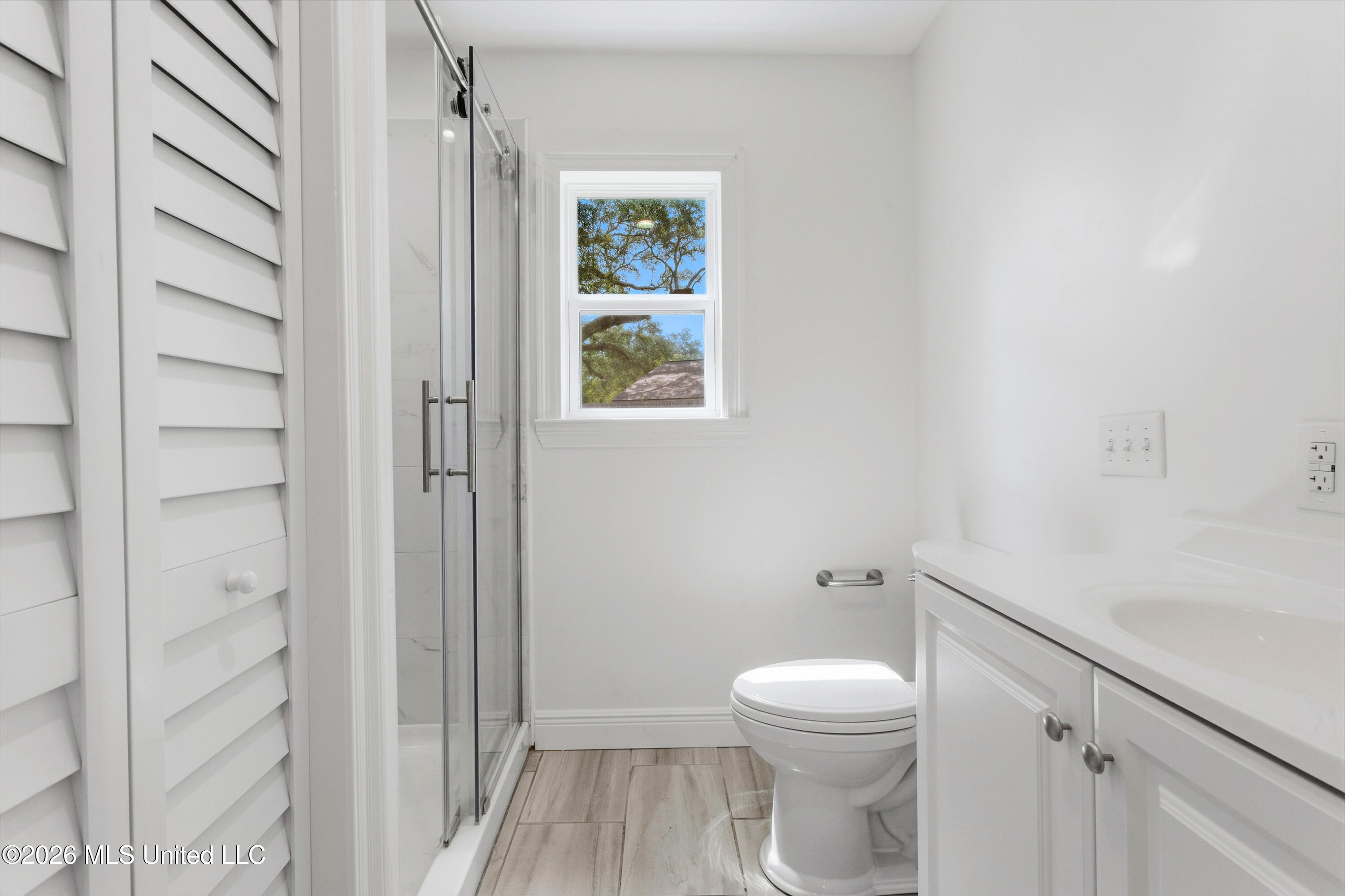 3 Hearthstone Manor Property Photo 44