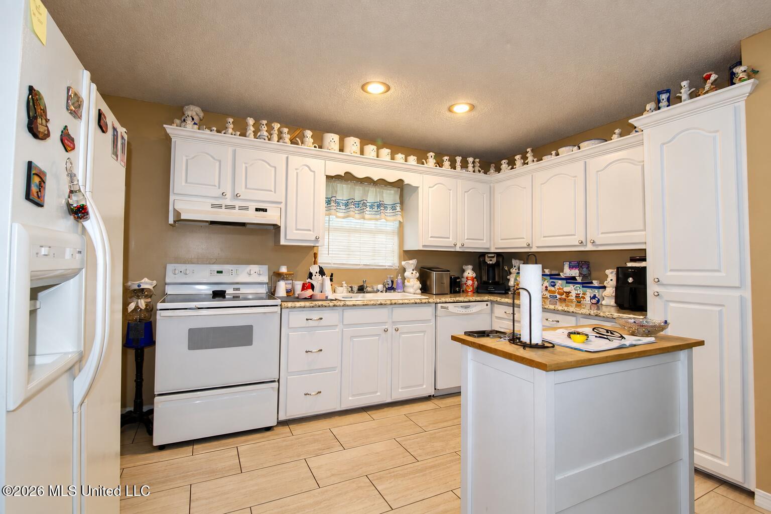 1323 Jonathan Road Property Photo 2