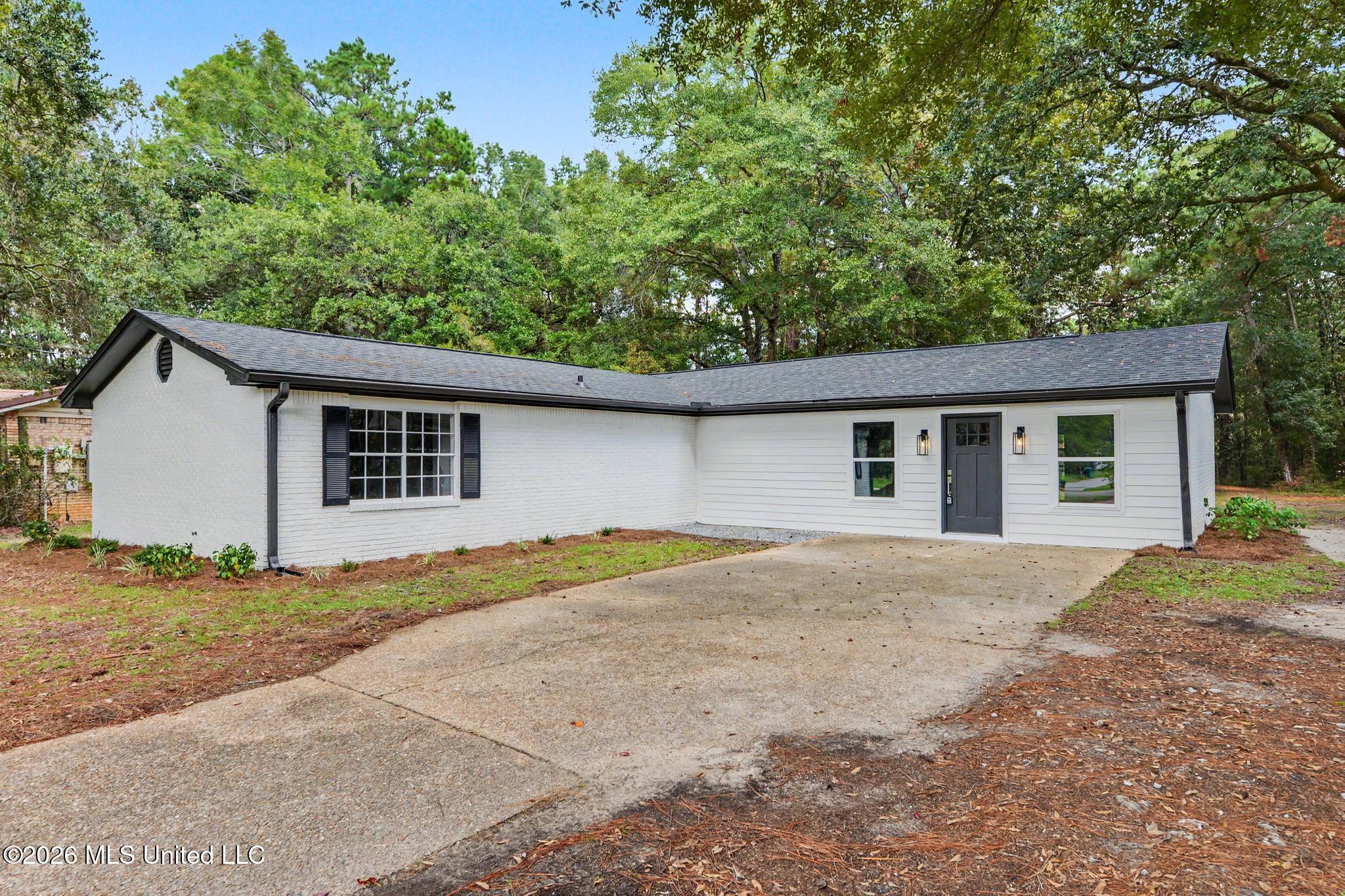 8812 Ferry Point Road Property Photo 1