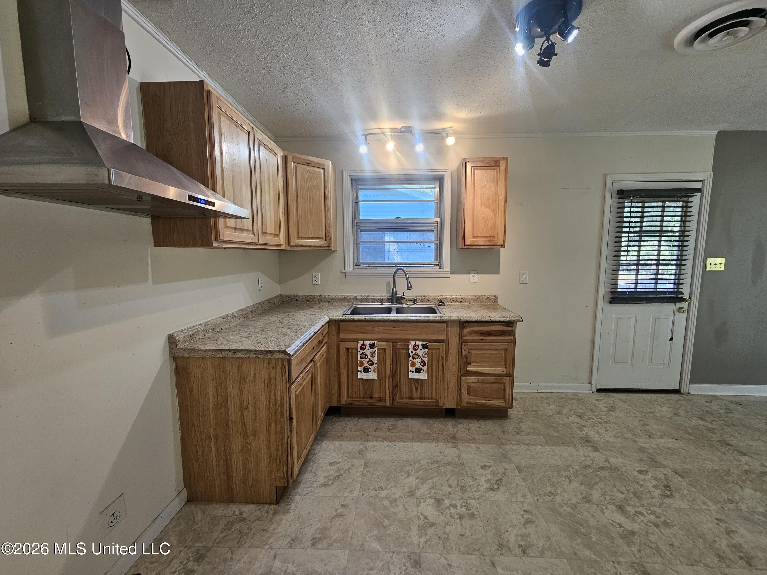 9 Woodside Court Property Photo 3