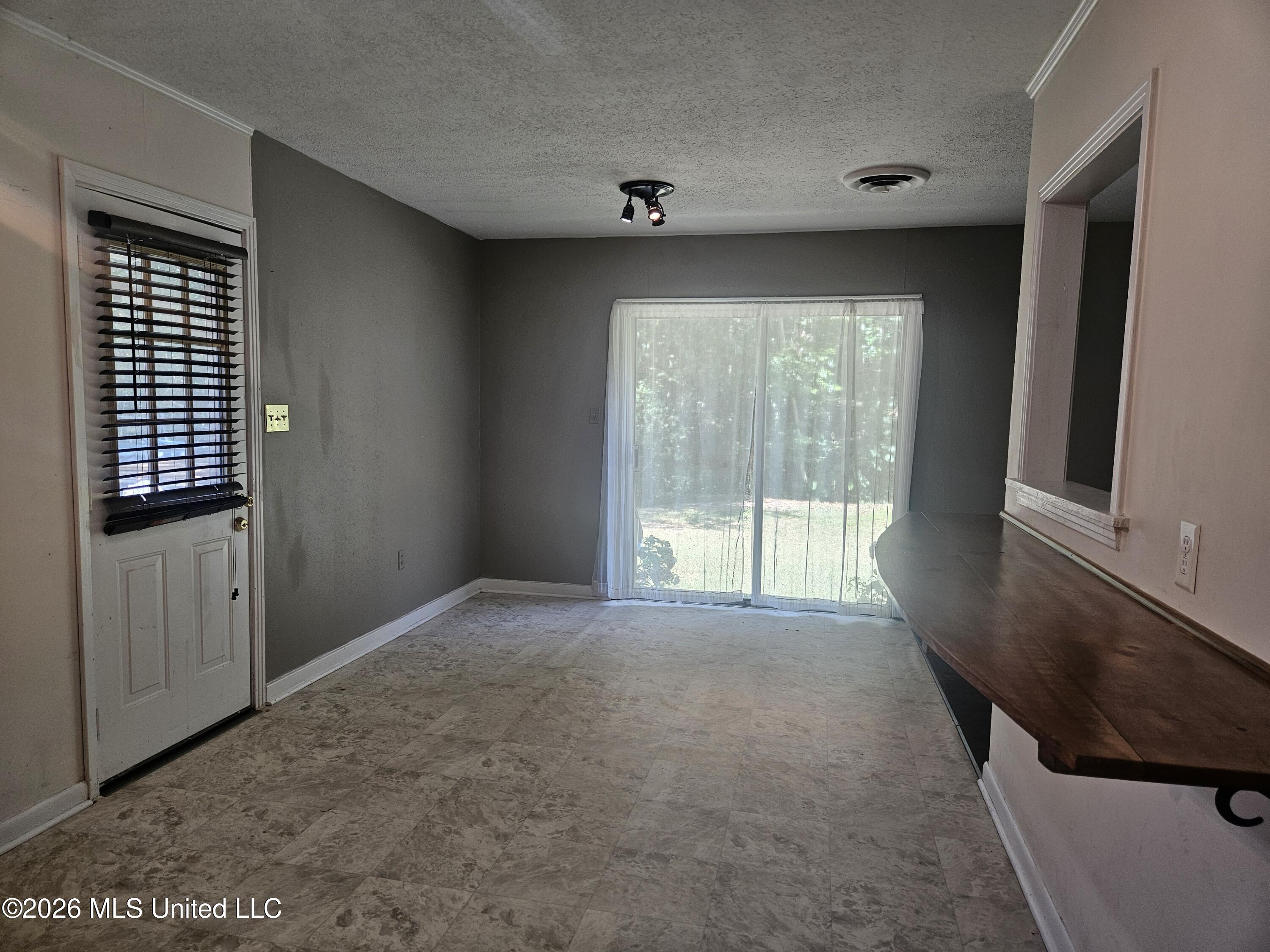 9 Woodside Court Property Photo 7
