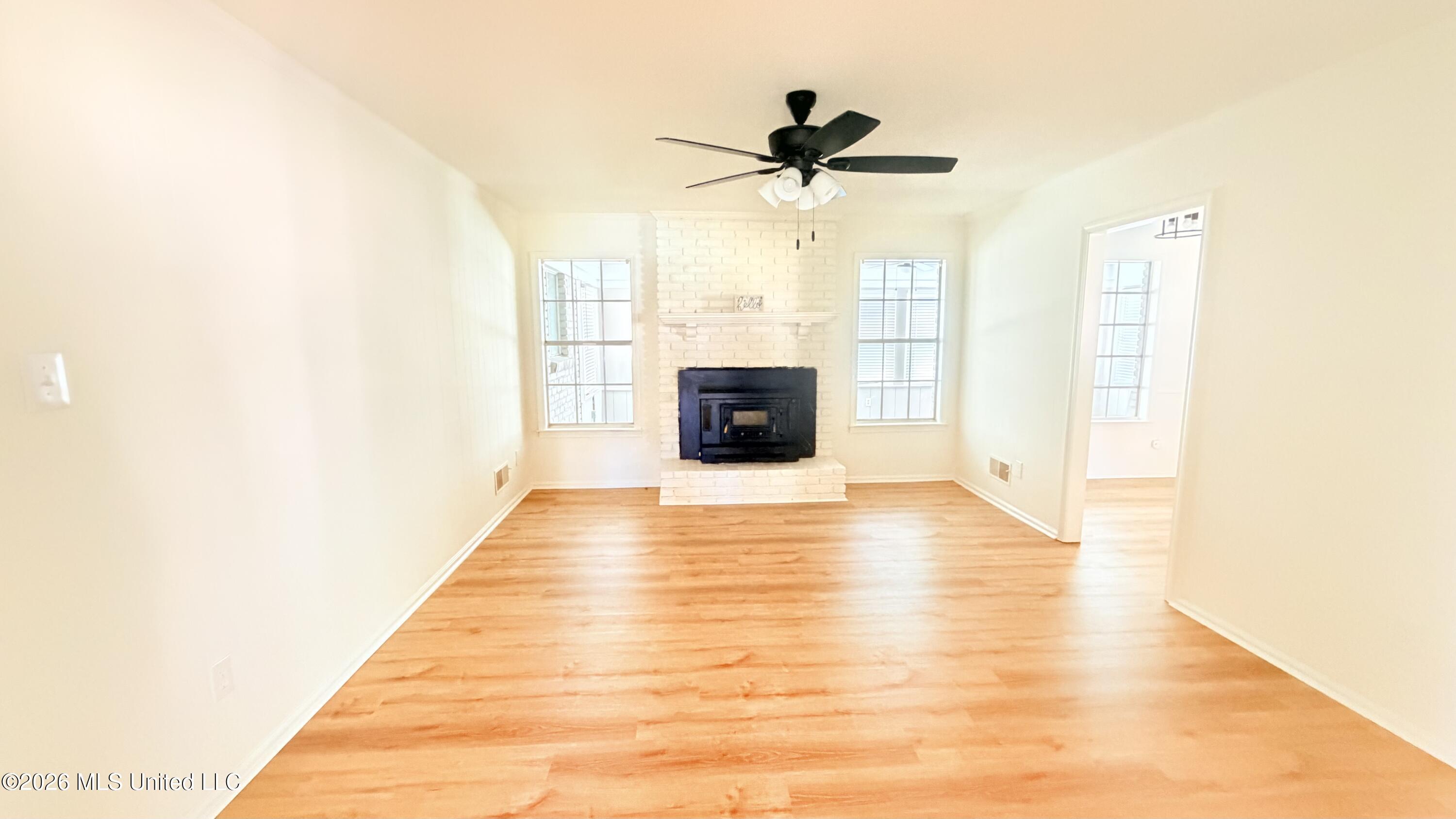 827 Dinwiddie Cove Property Photo 6