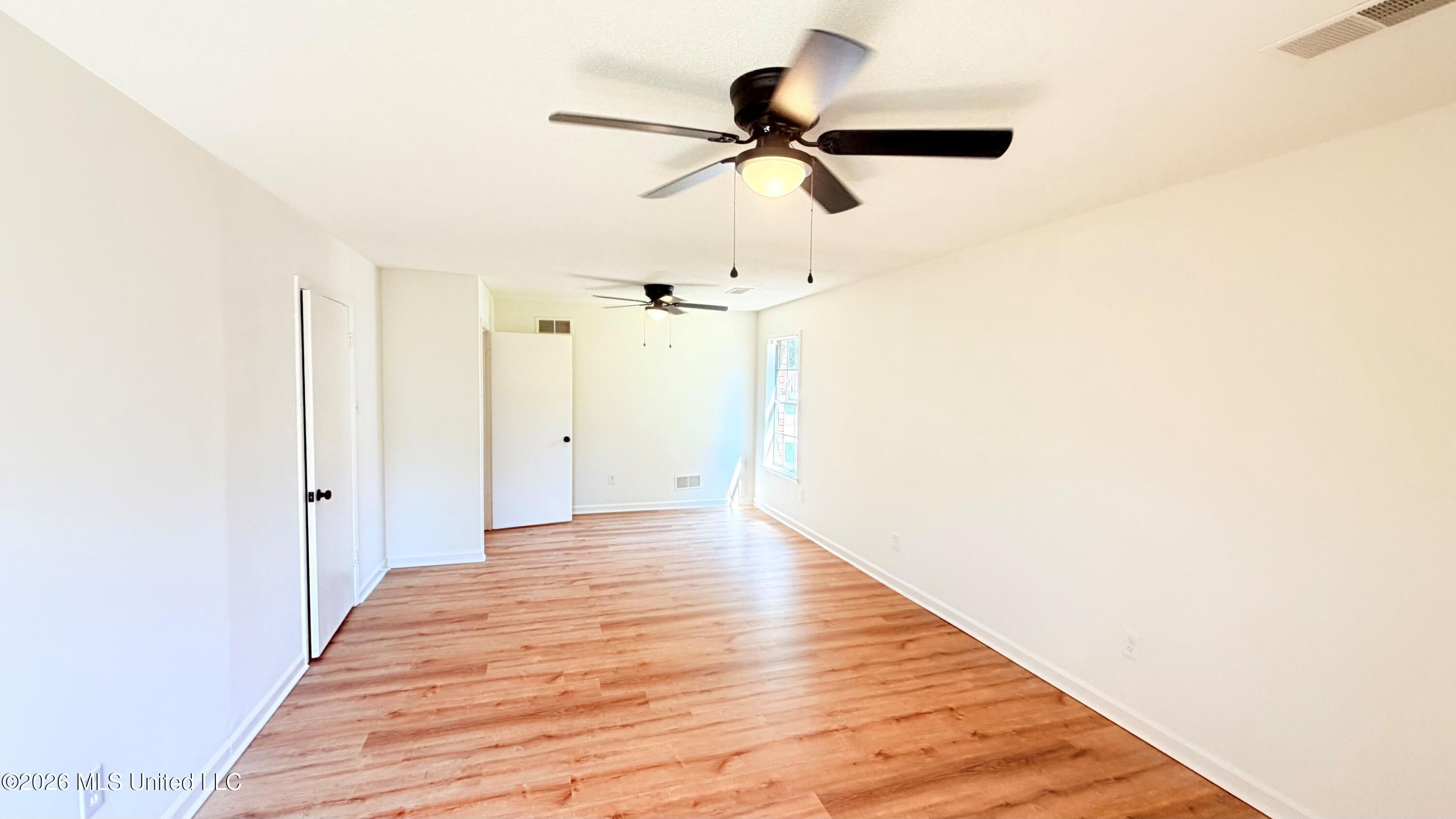 827 Dinwiddie Cove Property Photo 10