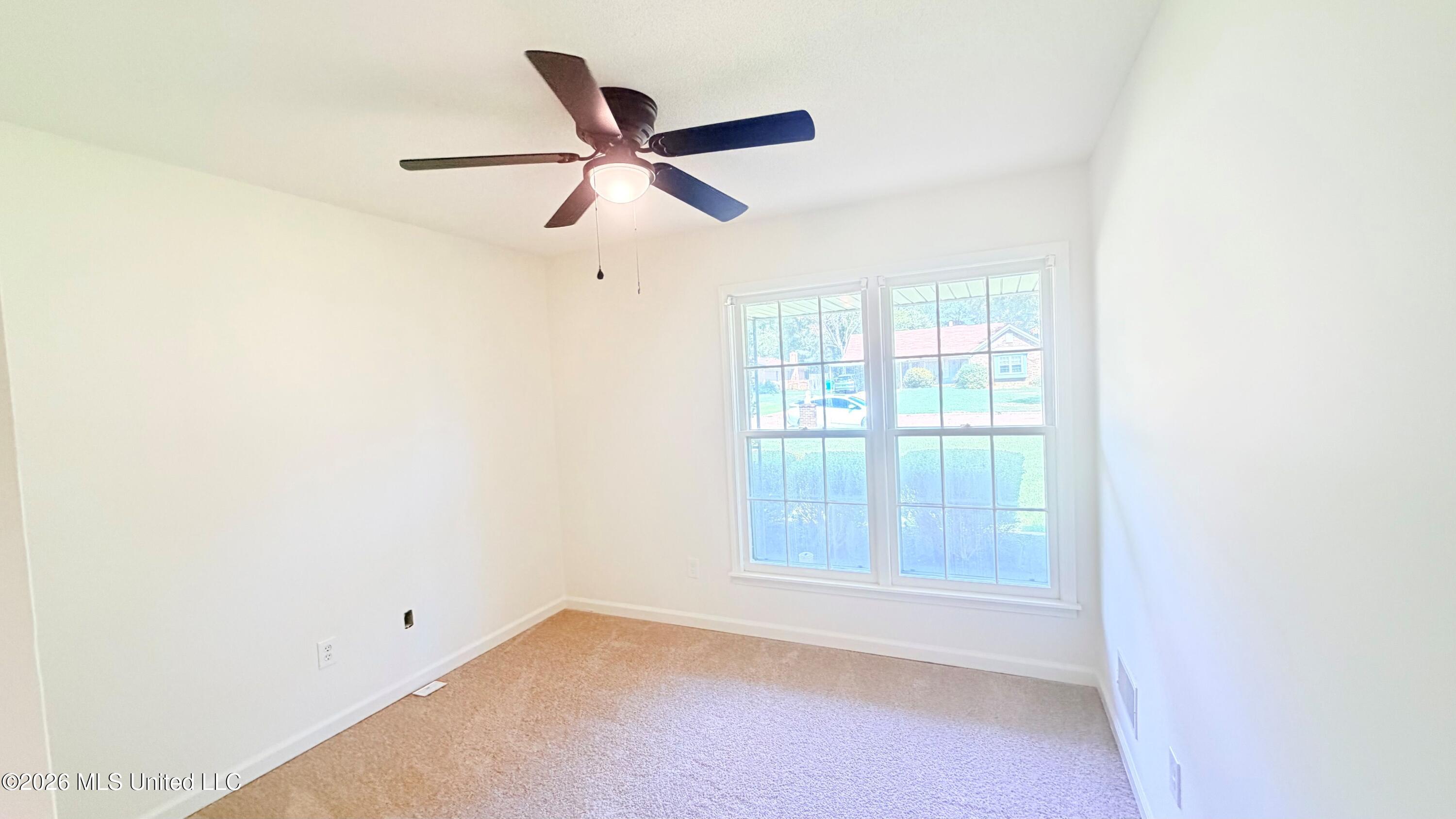 827 Dinwiddie Cove Property Photo 17
