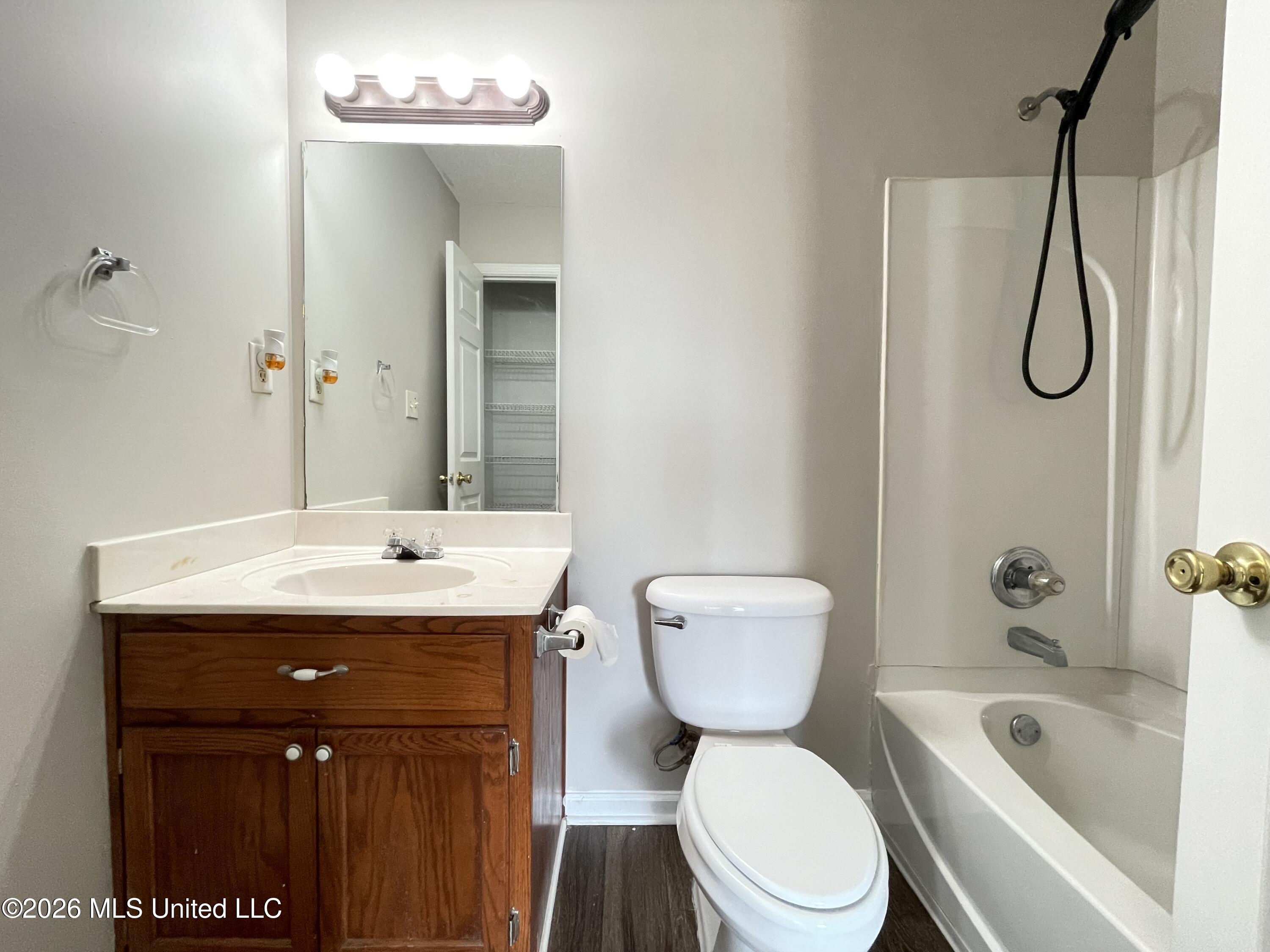 7226 Santa Fe Loop Property Photo 10