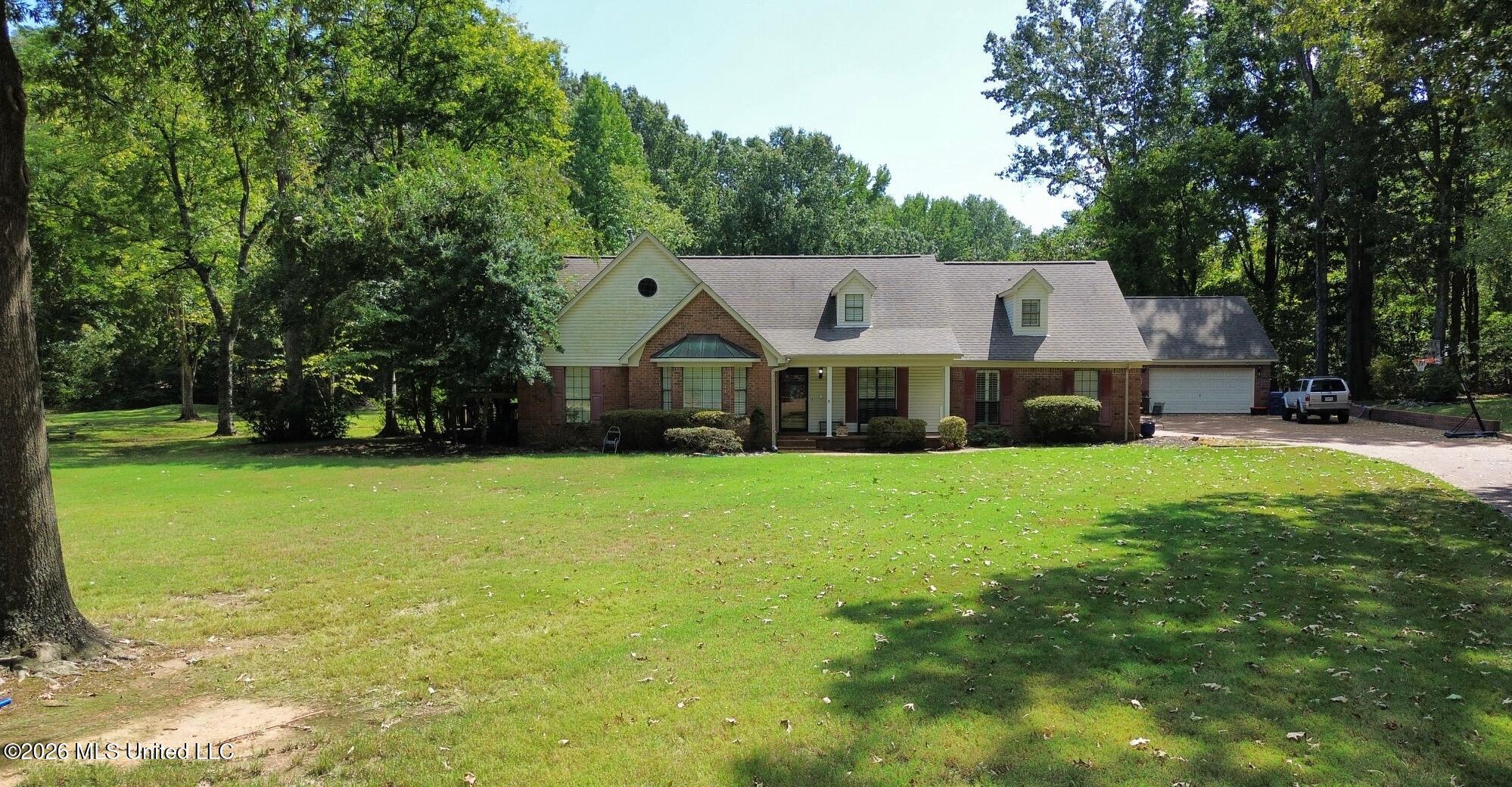 2075 Macintosh Drive Property Photo 1