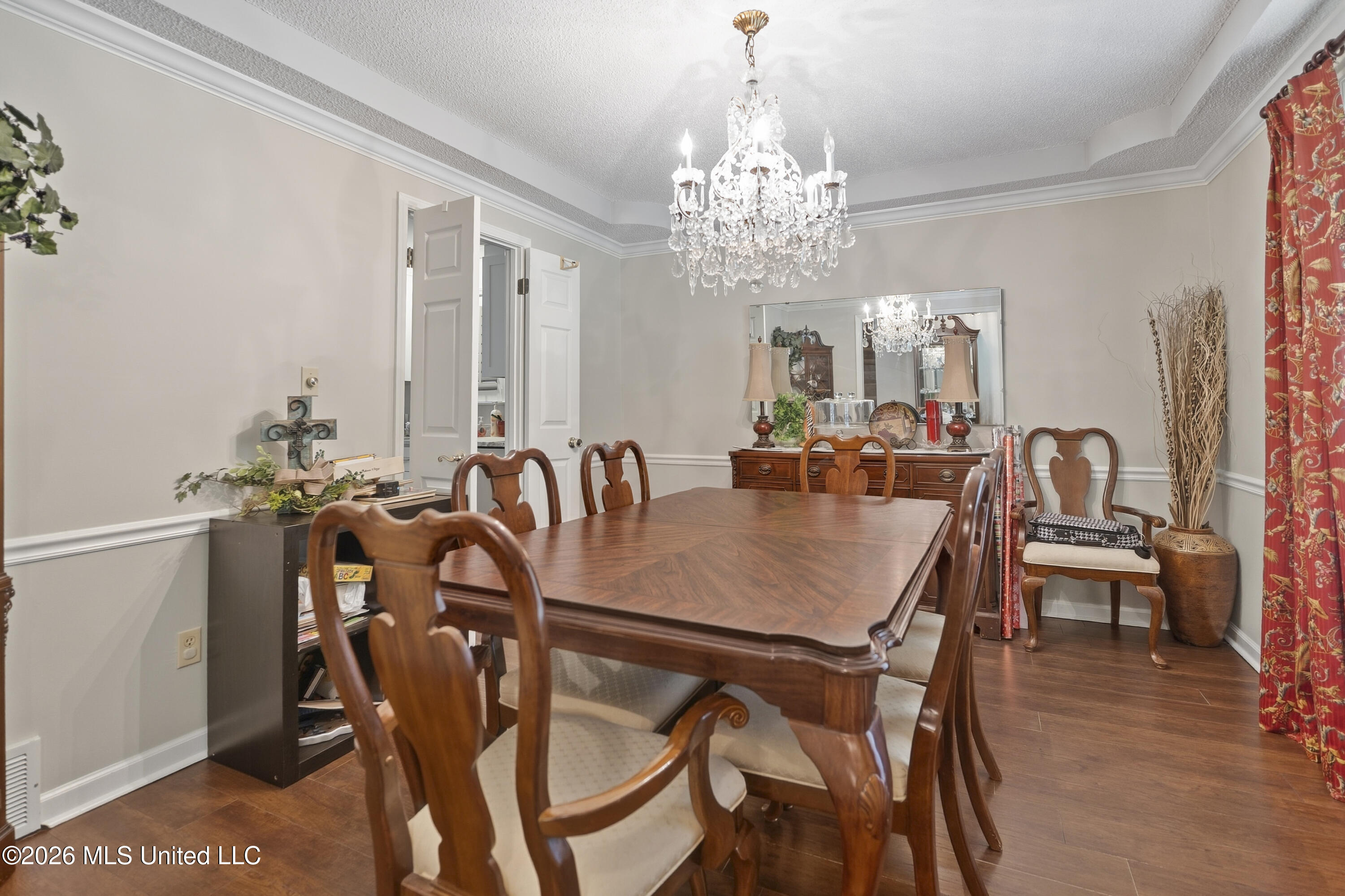 2075 Macintosh Drive Property Photo 3