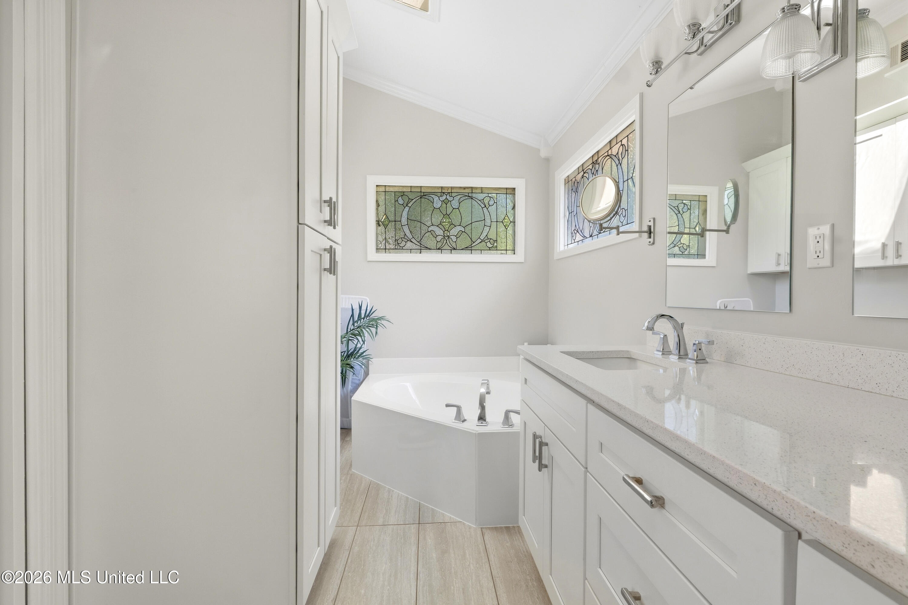 2075 Macintosh Drive Property Photo 12