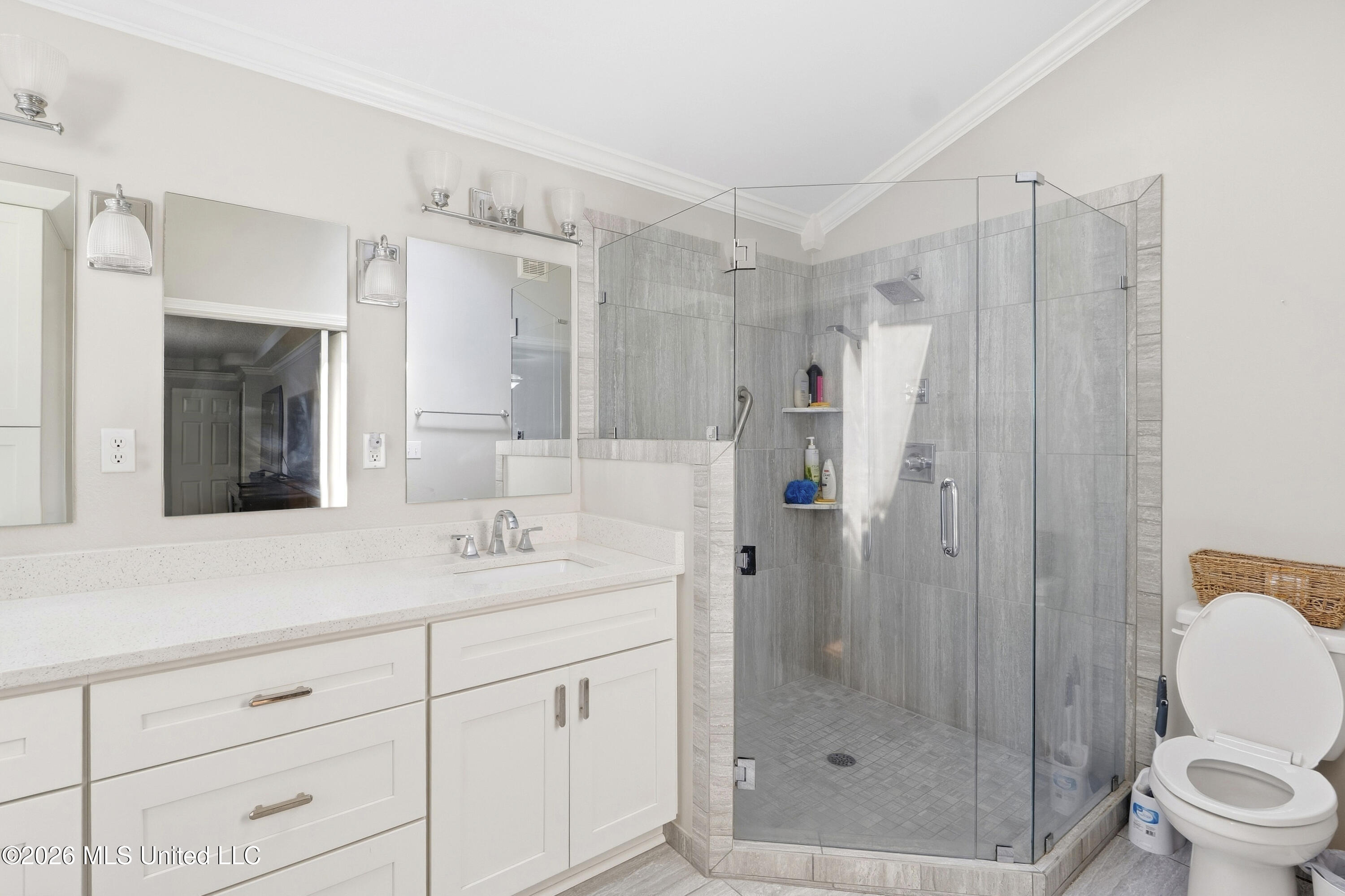 2075 Macintosh Drive Property Photo 13