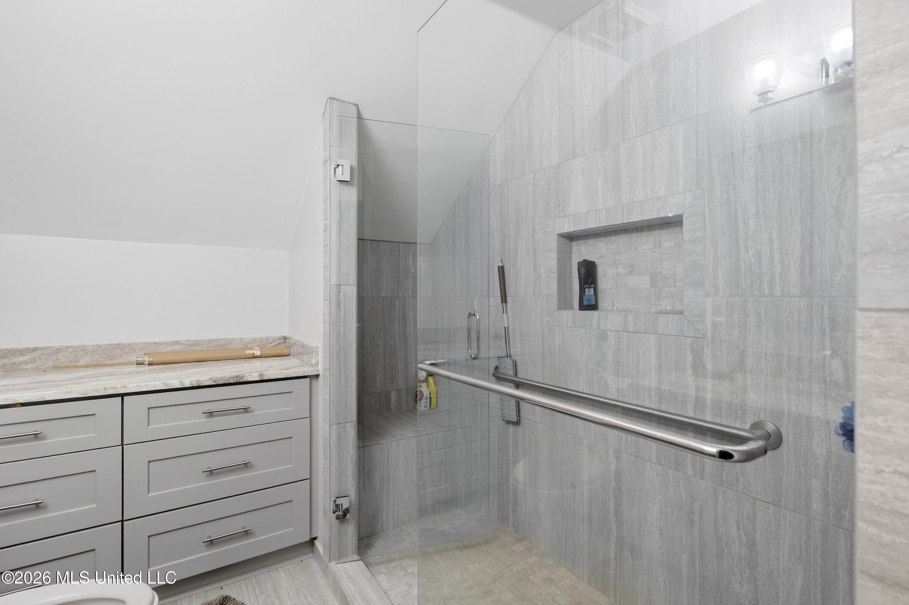2075 Macintosh Drive Property Photo 20