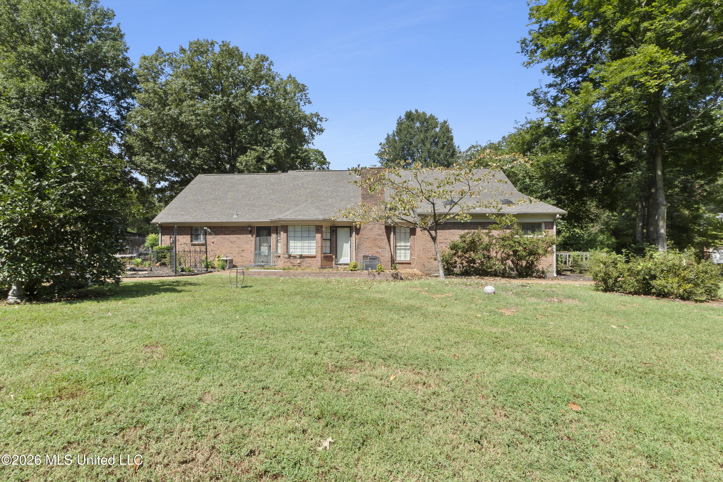 2075 Macintosh Drive Property Photo 22