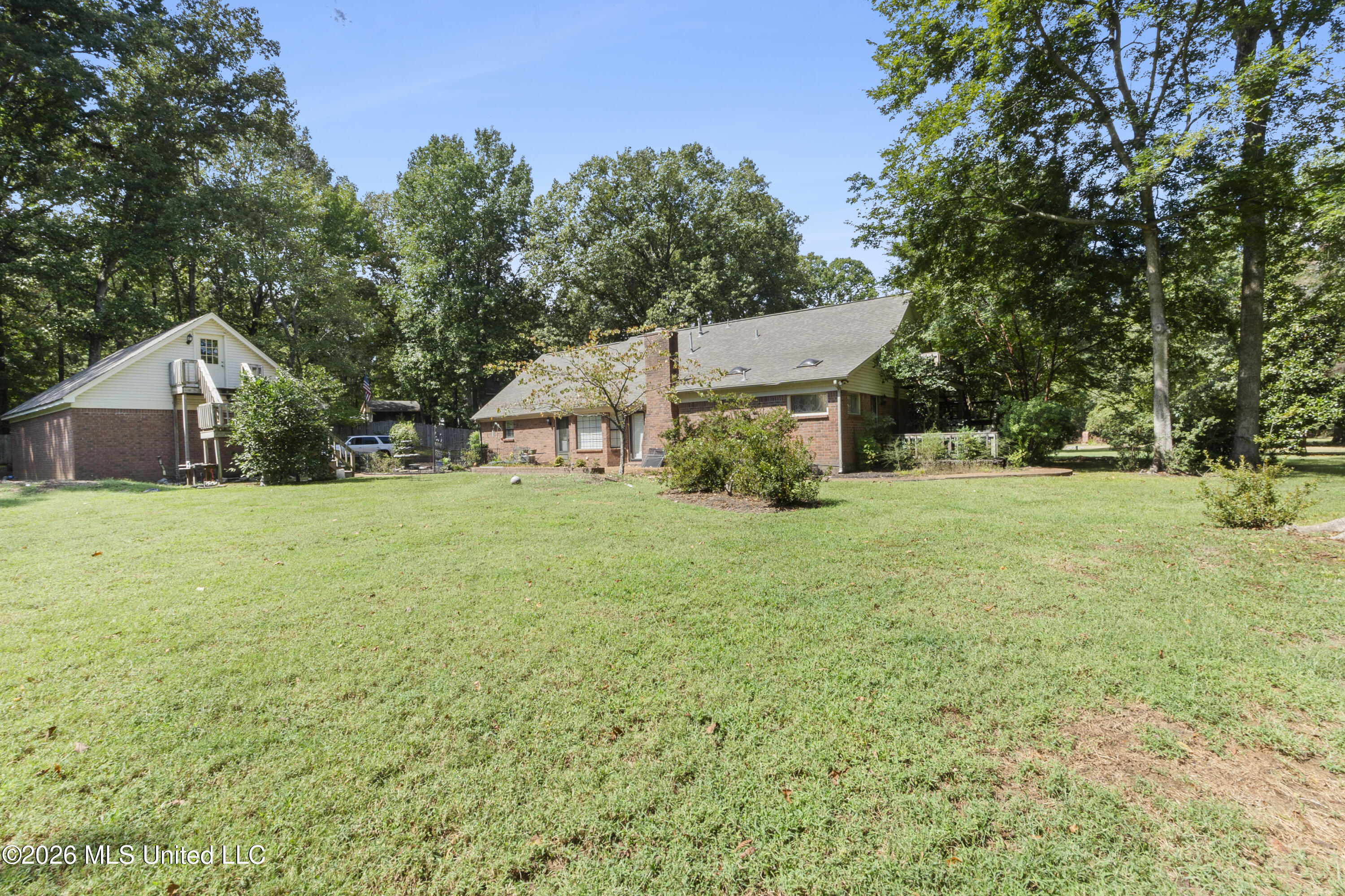 2075 Macintosh Drive Property Photo 23