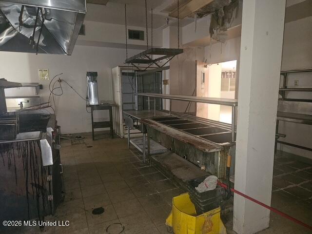 901 Verona Street Property Photo 8