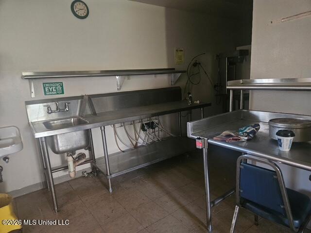 901 Verona Street Property Photo 9