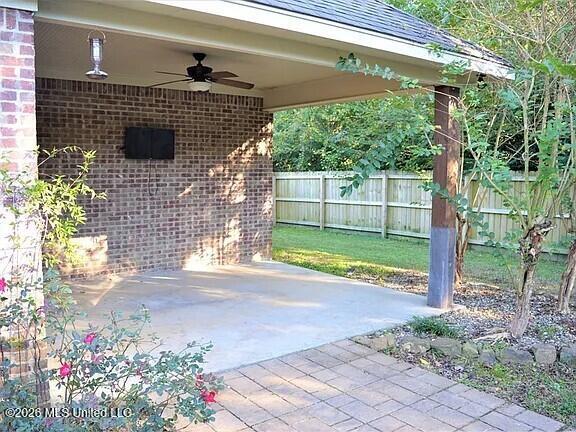 124 Fox Run Drive Property Photo 3