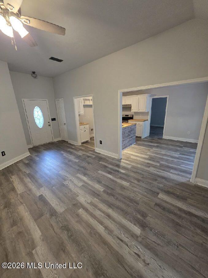326 Willow Bay Drive Property Photo 2