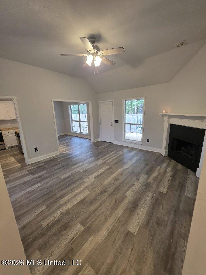 326 Willow Bay Drive Property Photo 3