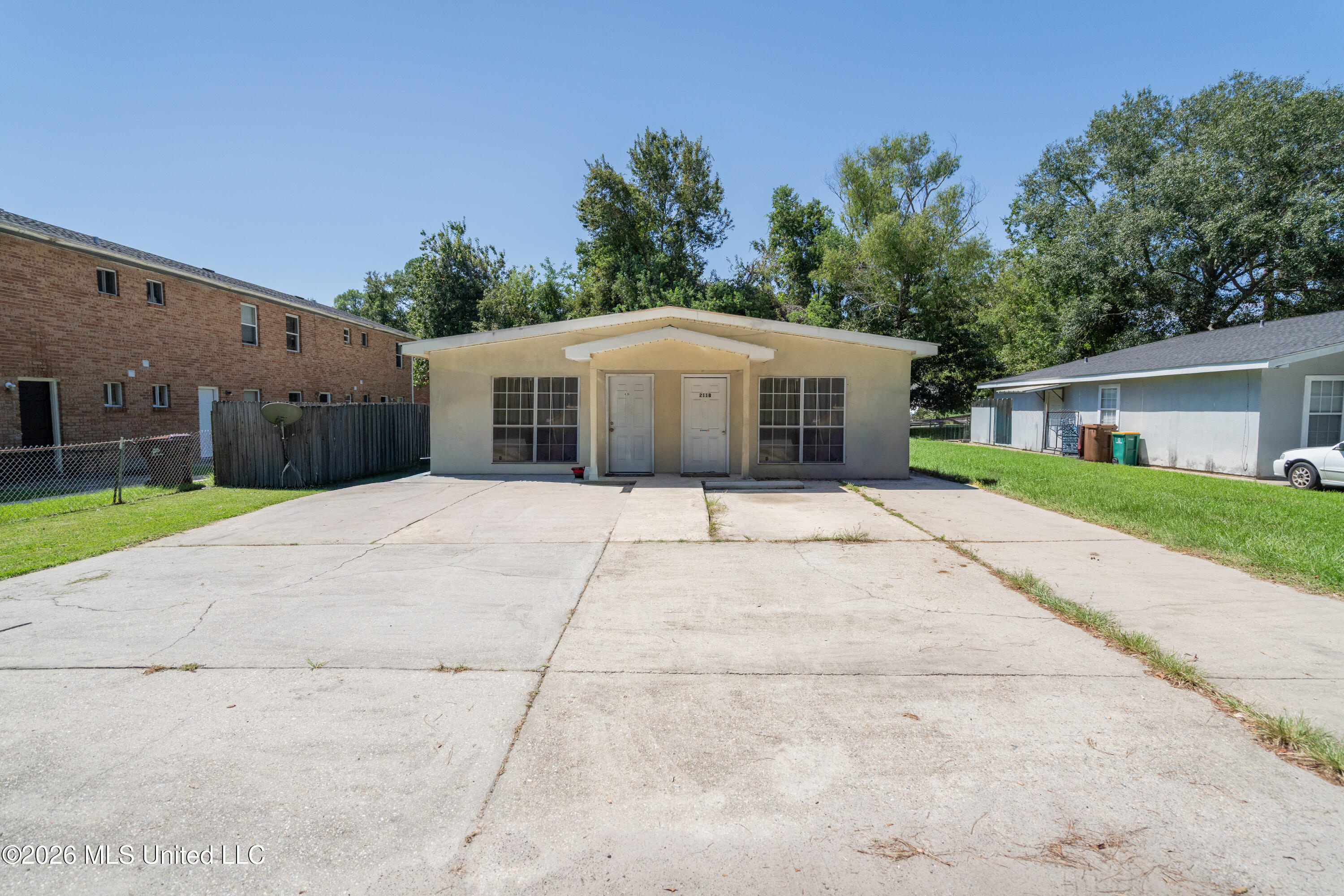 211 Mccaughan Avenue Property Photo 2