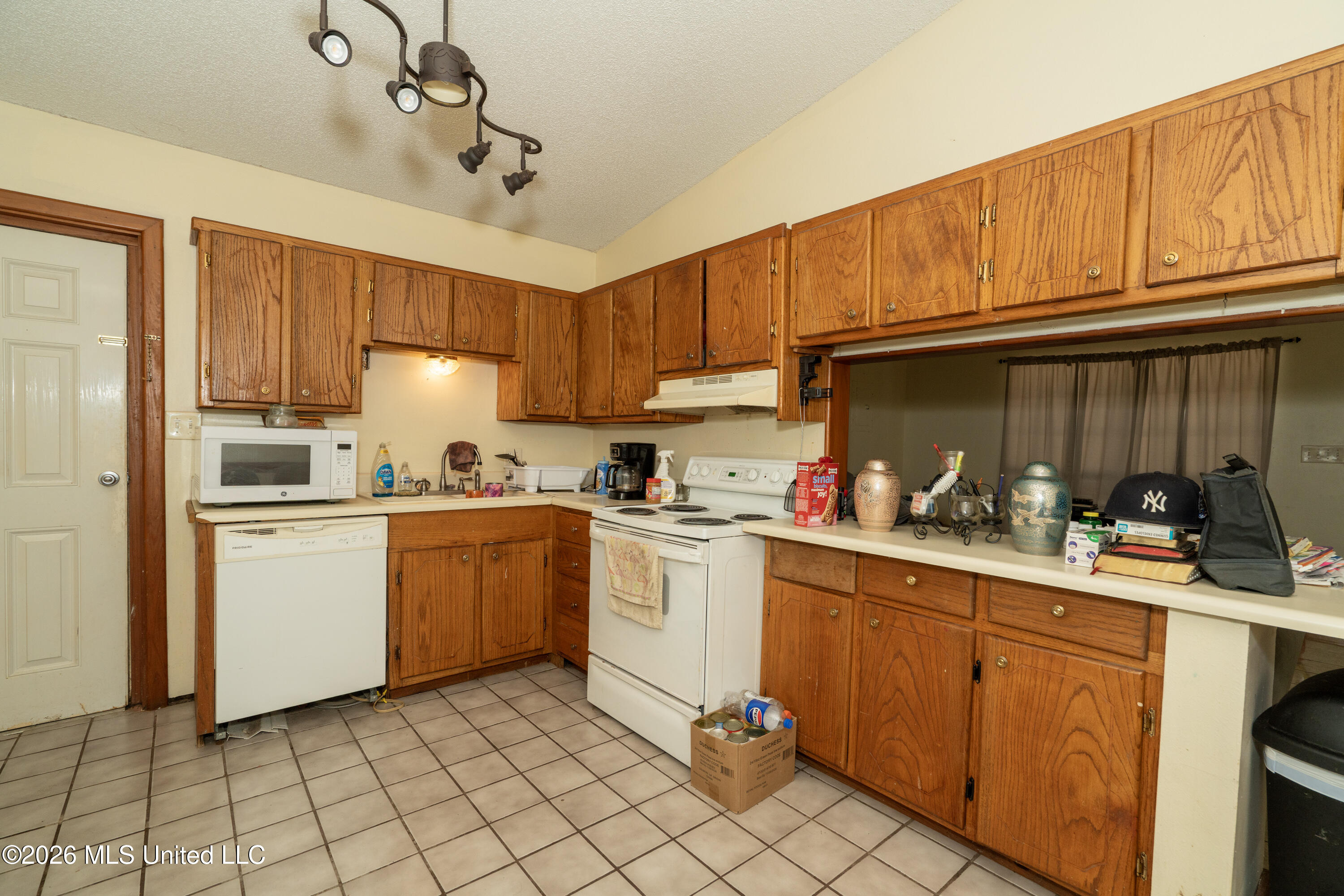 211 Mccaughan Avenue Property Photo 9