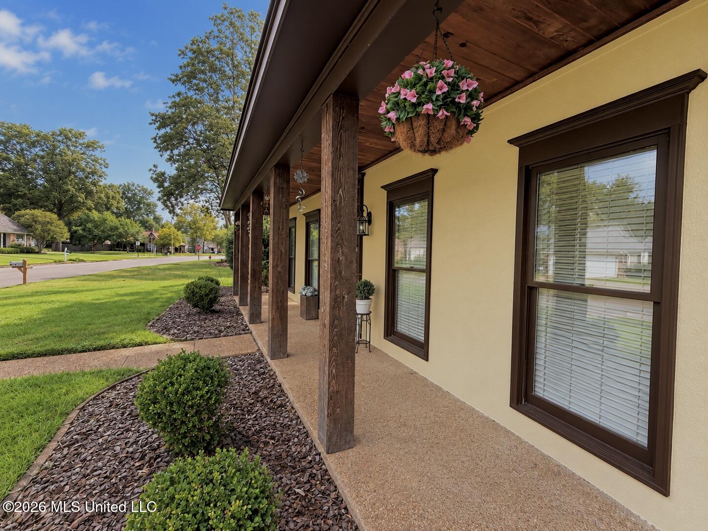 108 Honeysuckle Lane Property Photo 2