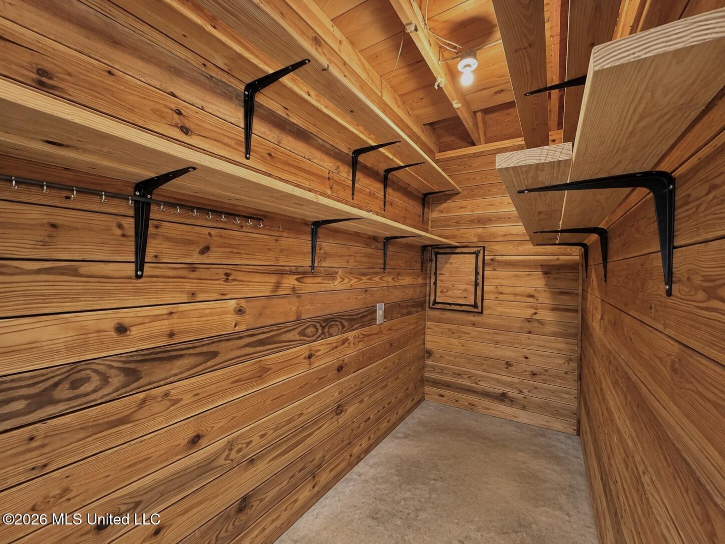 108 Honeysuckle Lane Property Photo 38
