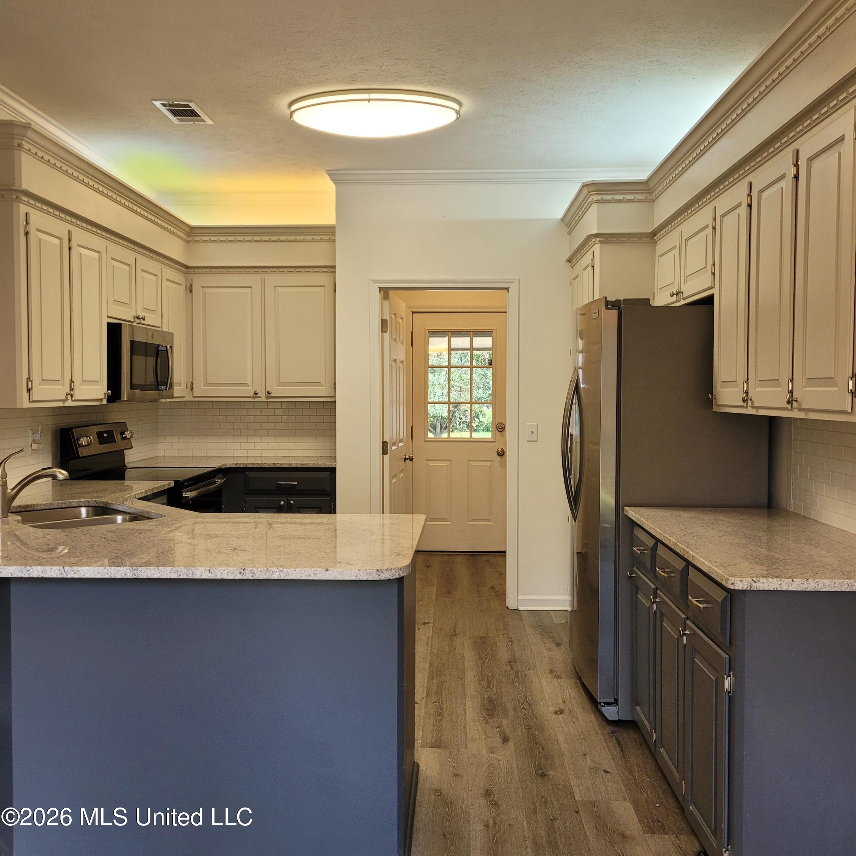 357 Garden Drive Property Photo 8