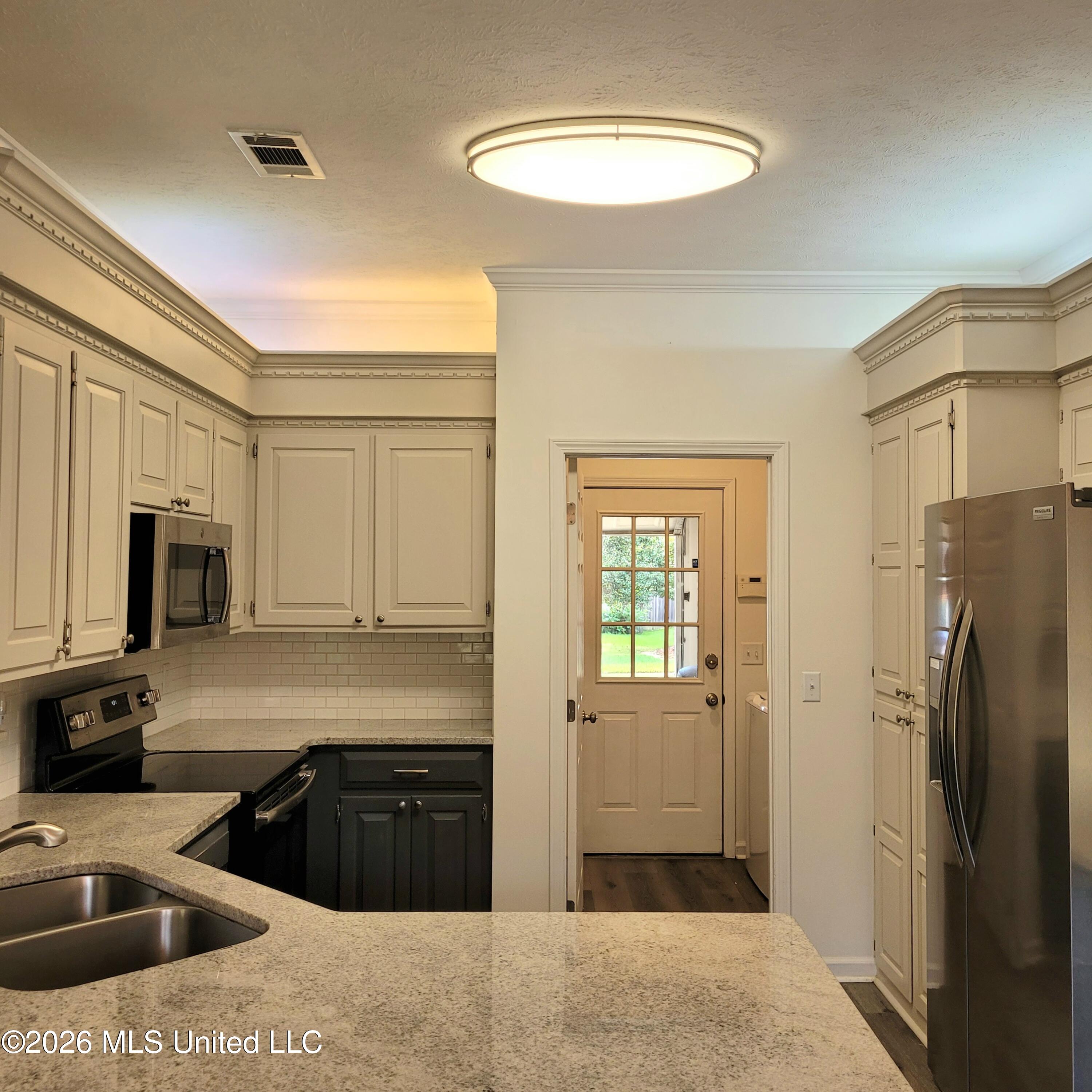 357 Garden Drive Property Photo 9