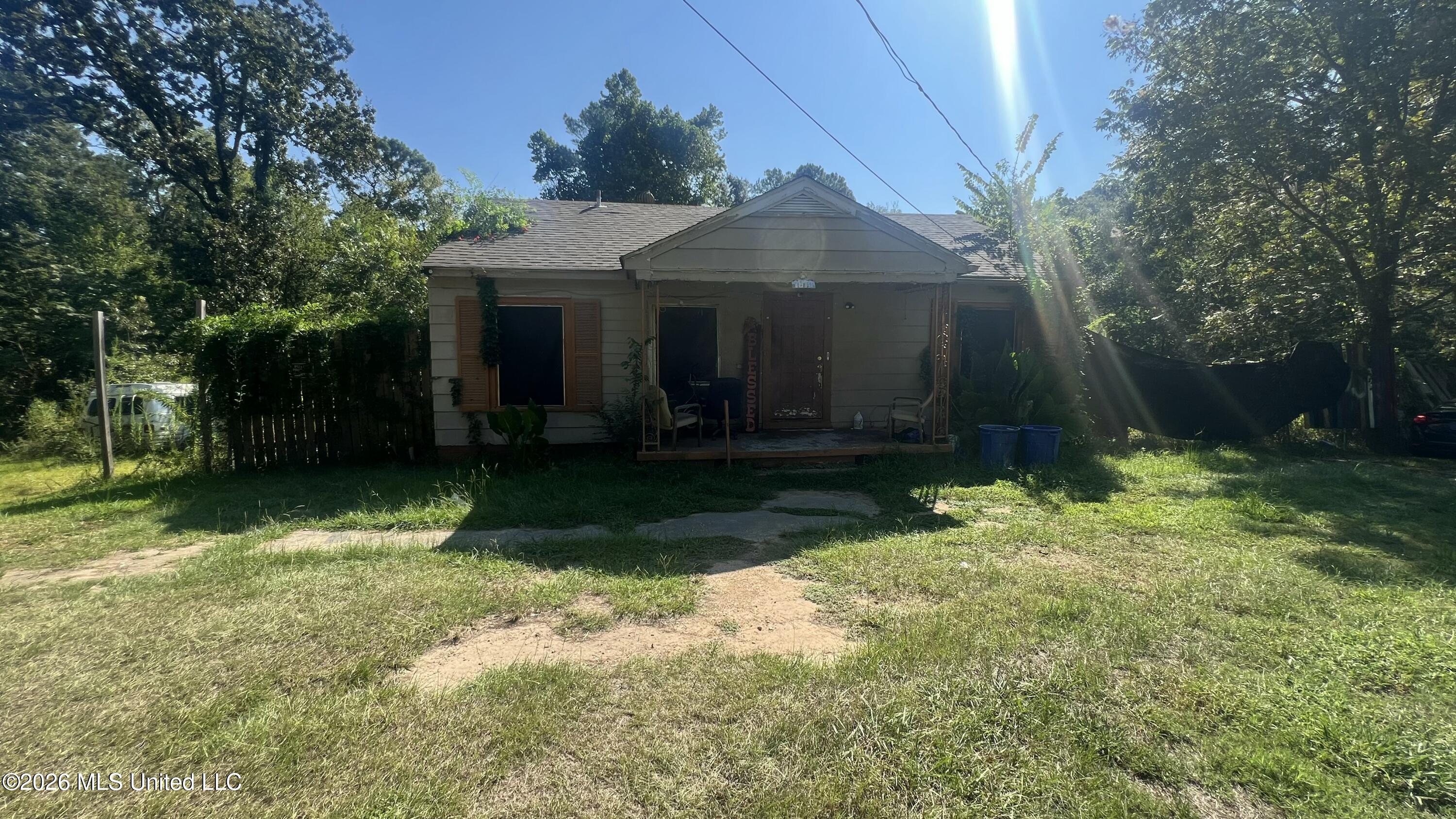 1914 Shady Lane Drive Property Photo 1