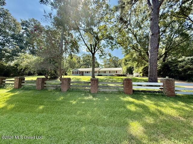 103 S Hurricane Road Property Photo 2