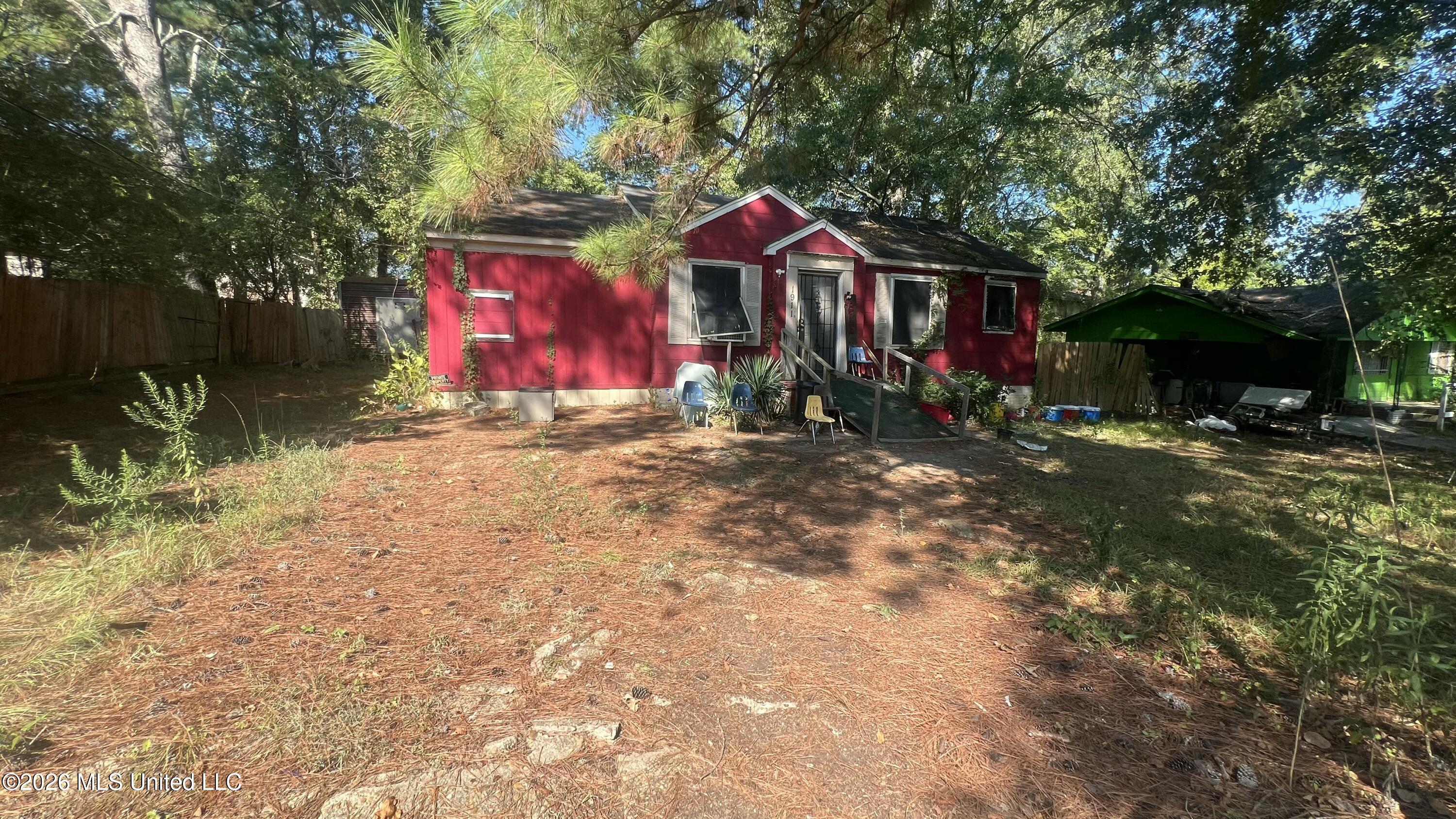 1911 Shady Lane Drive Property Photo 1