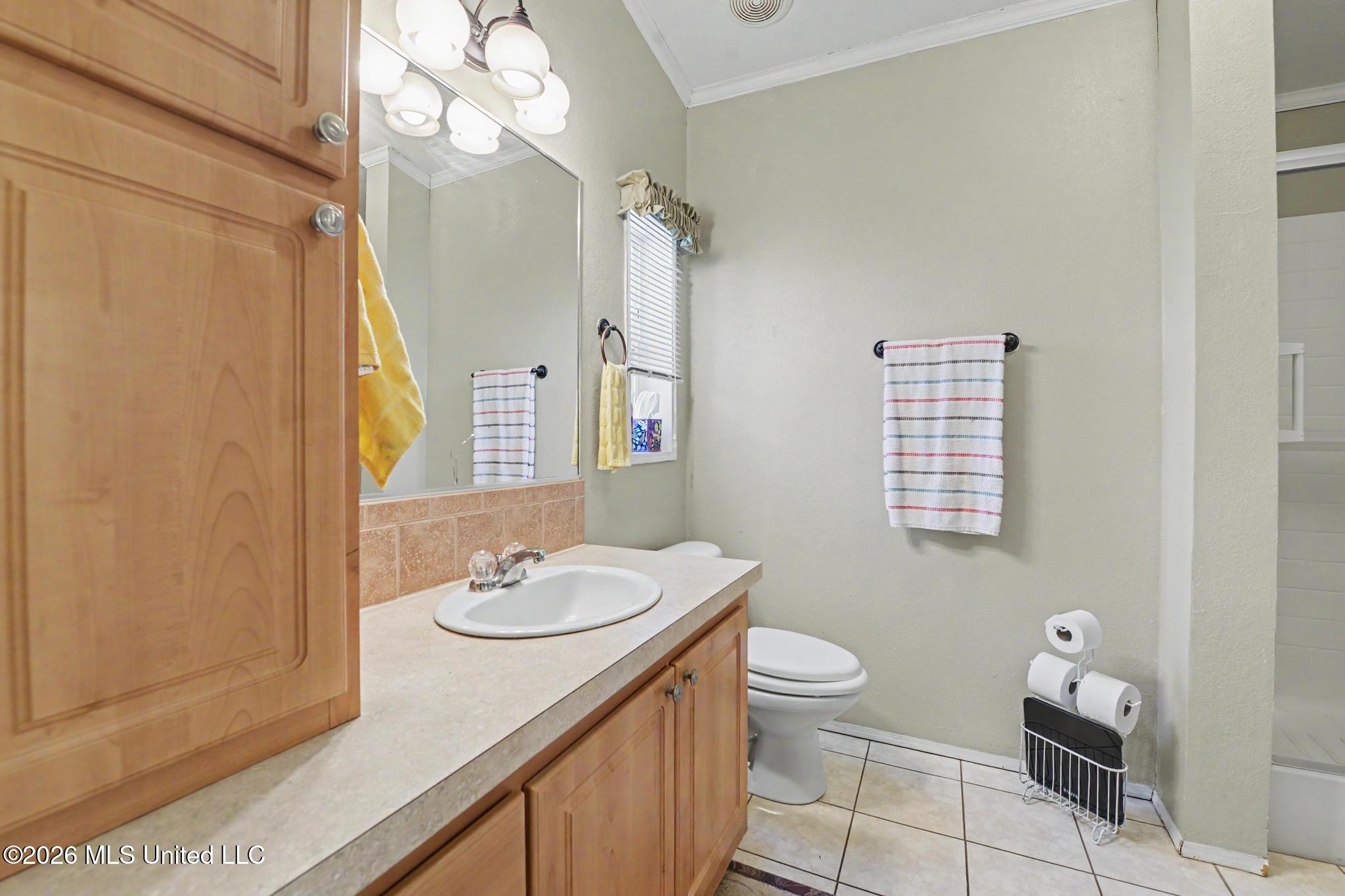 242 Woodman Avenue Property Photo 13