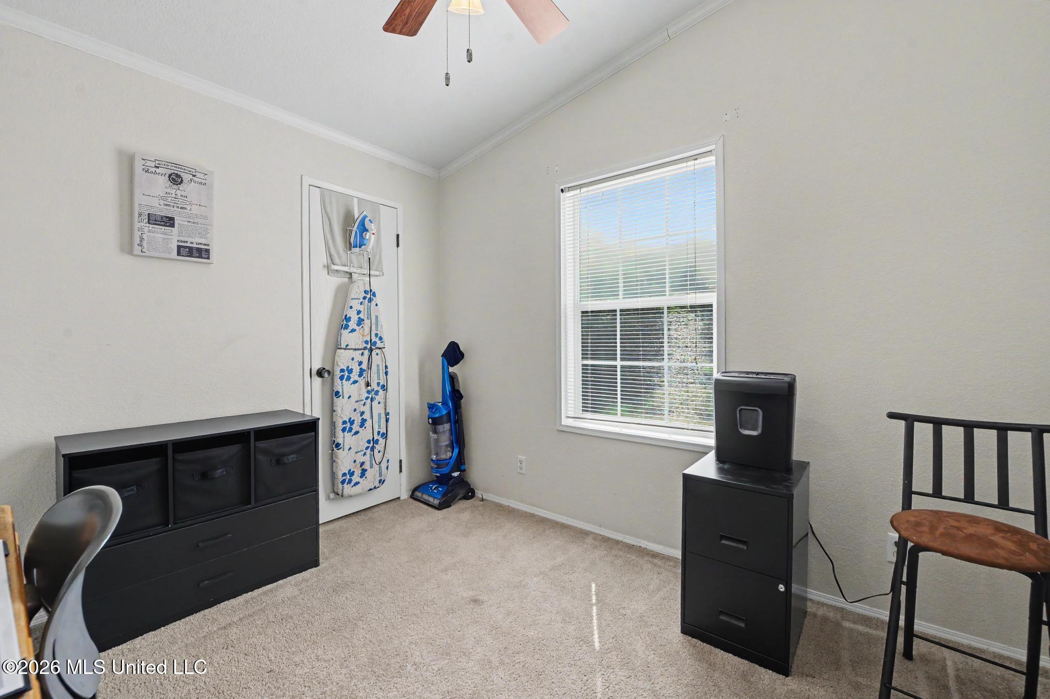 242 Woodman Avenue Property Photo 18