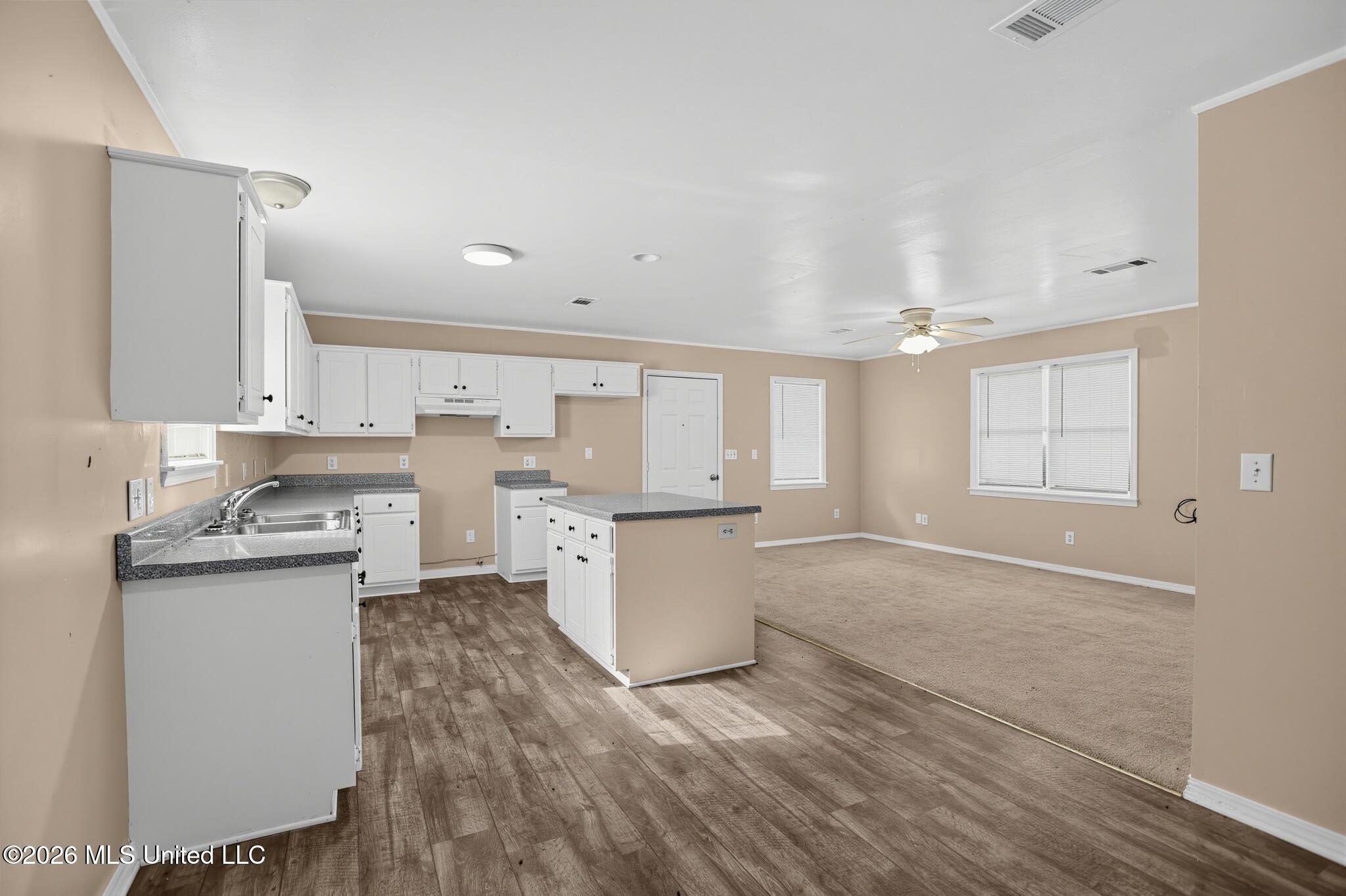 1802 39th Place Property Photo 8
