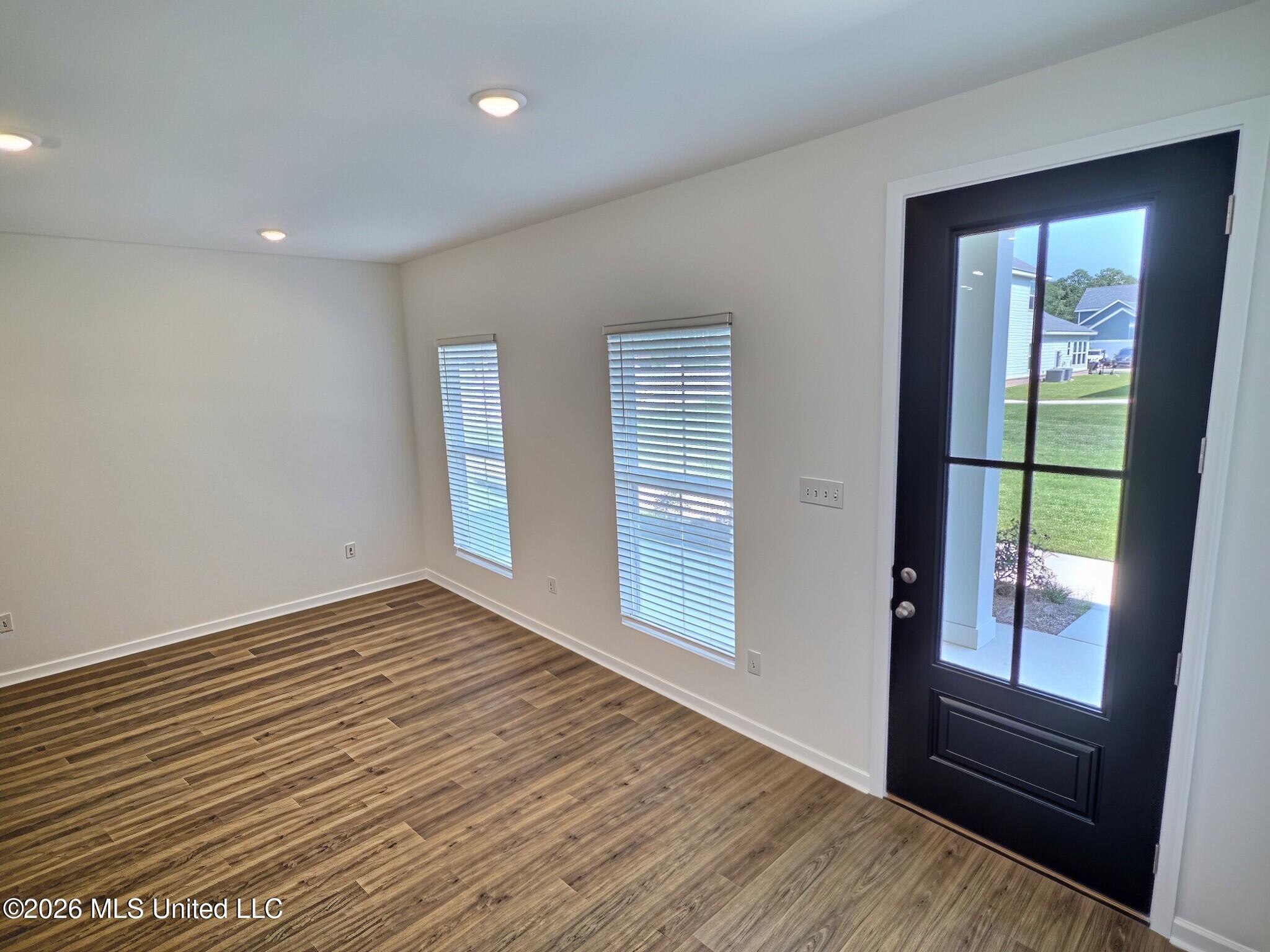 123 Everly Circle Property Photo 6