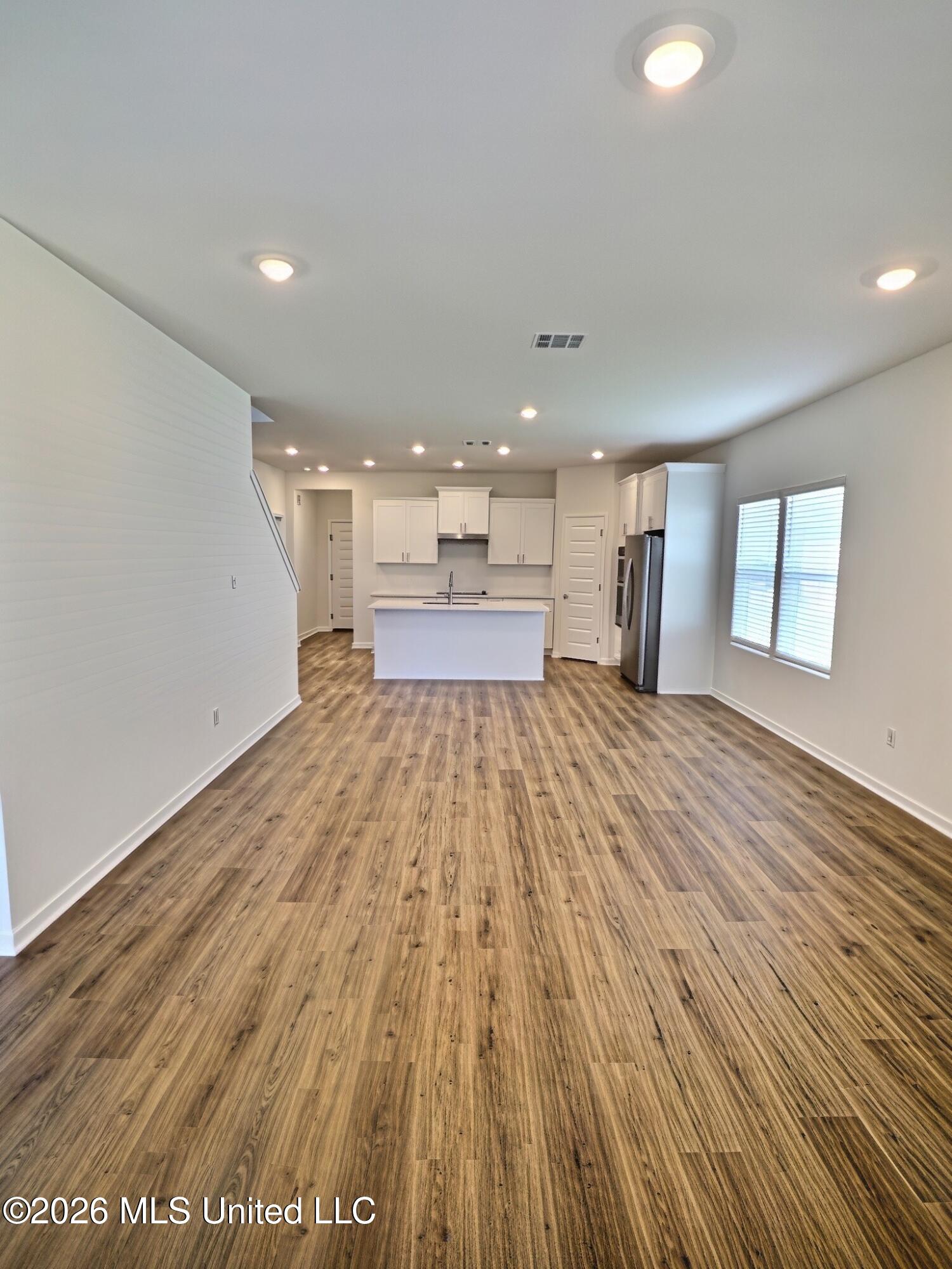 123 Everly Circle Property Photo 8