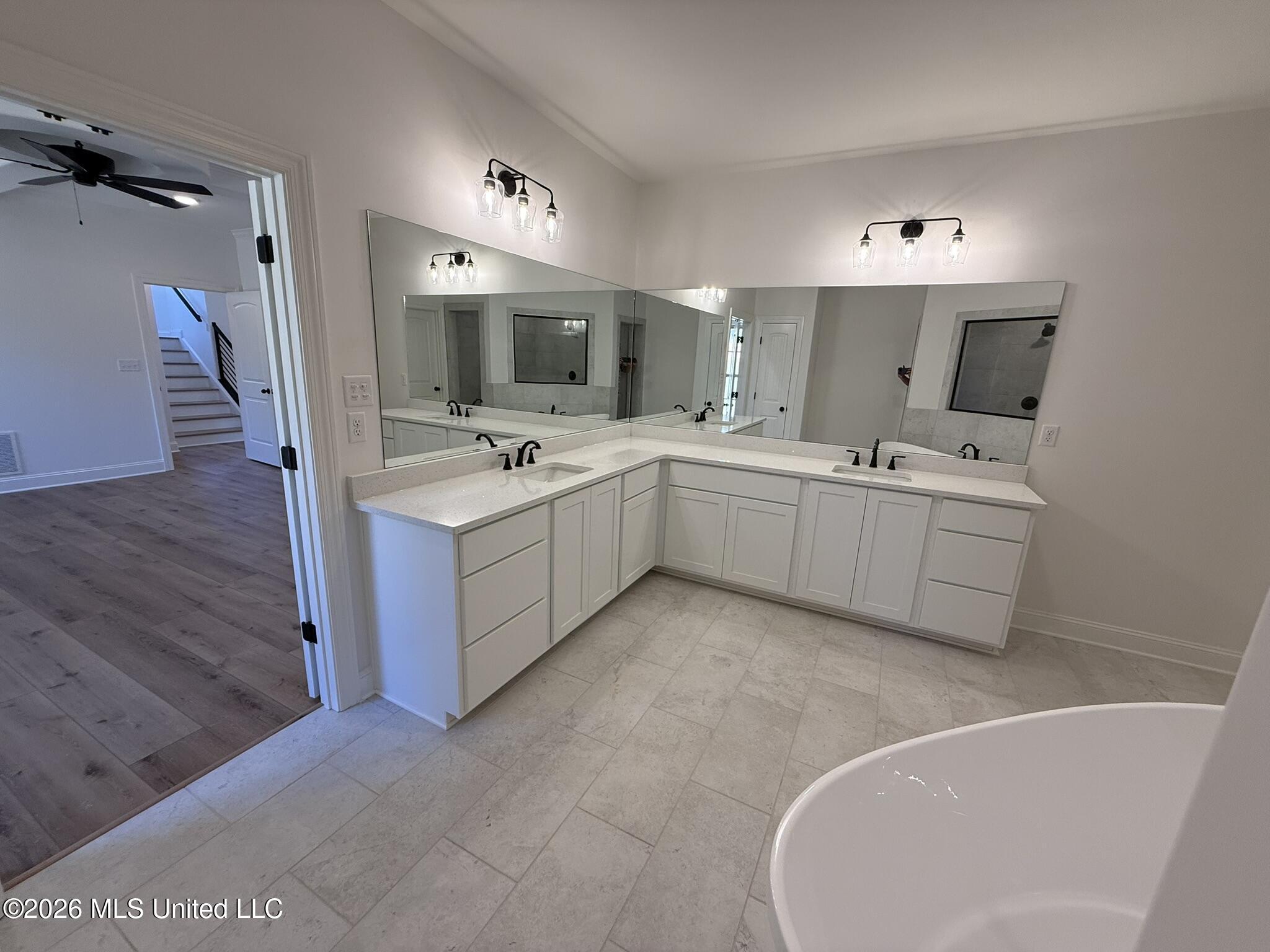 25 Honey Suckle Cove Property Photo 13