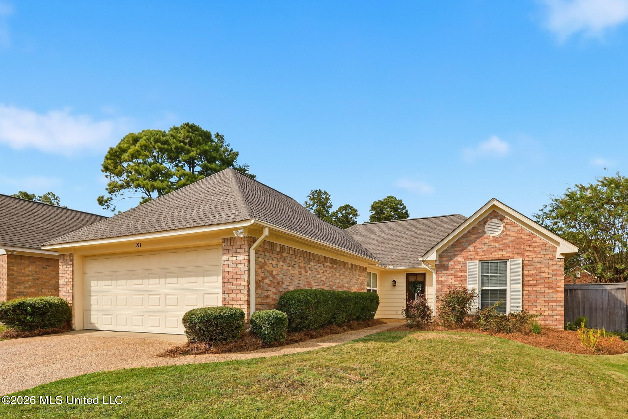 593 Bedford Circle Property Photo 1