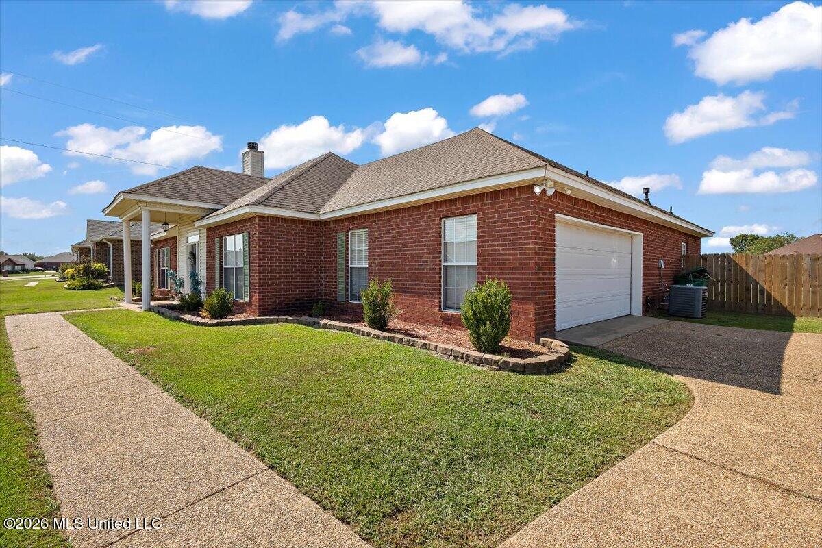 338 Mallory Drive Property Photo 3
