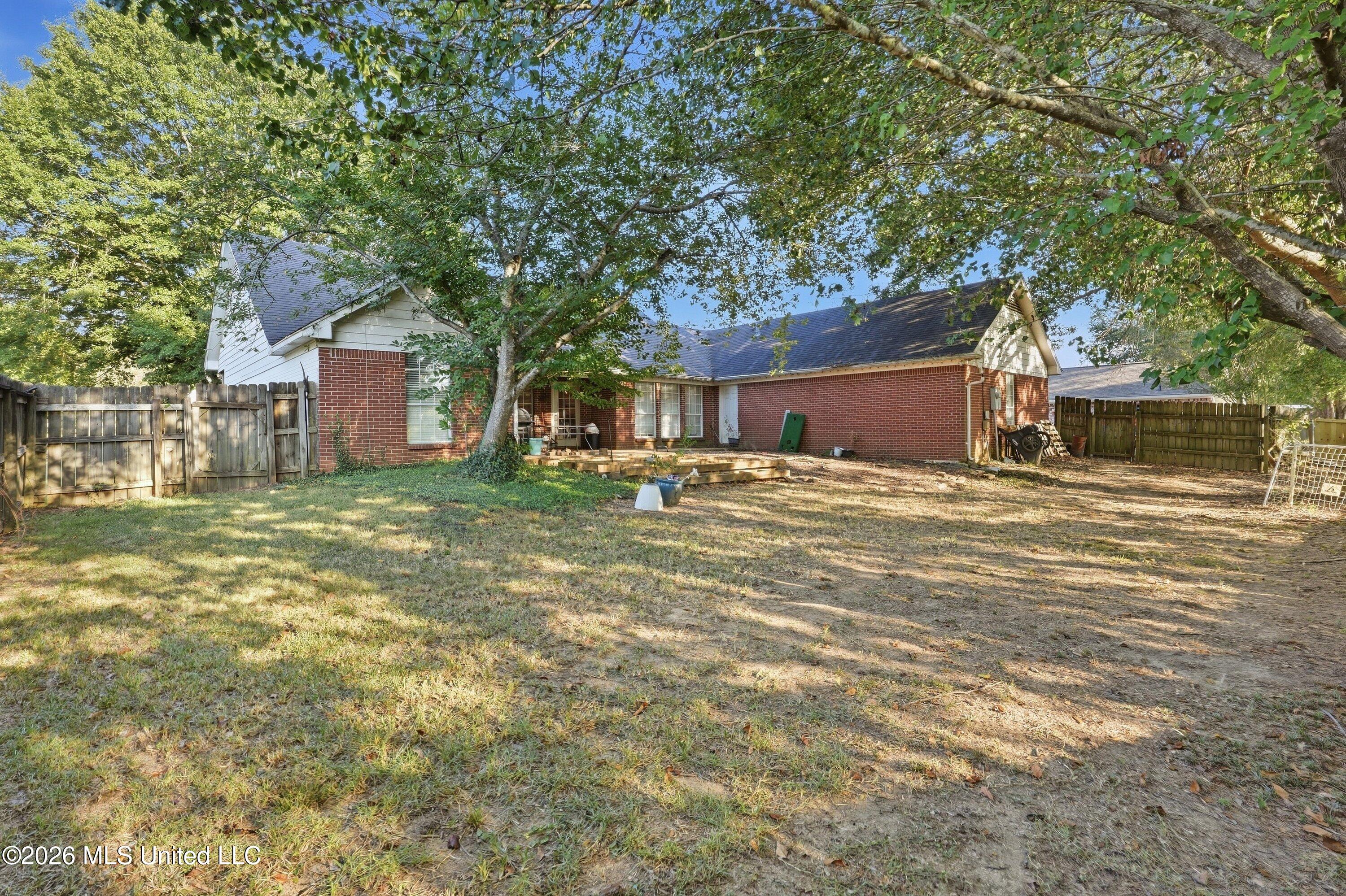 108 W Bradford Place Property Photo 29