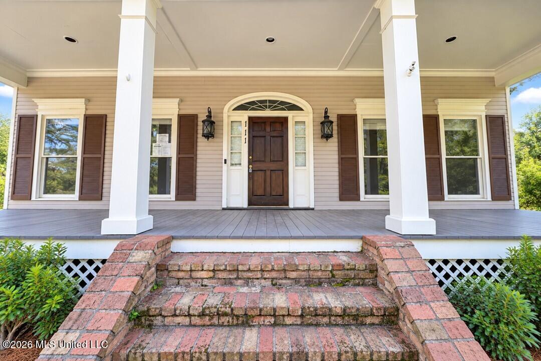 111 Newport Circle Property Photo 2