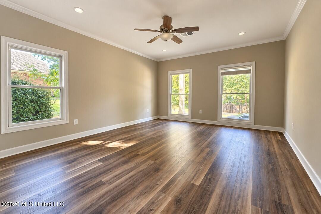 111 Newport Circle Property Photo 6
